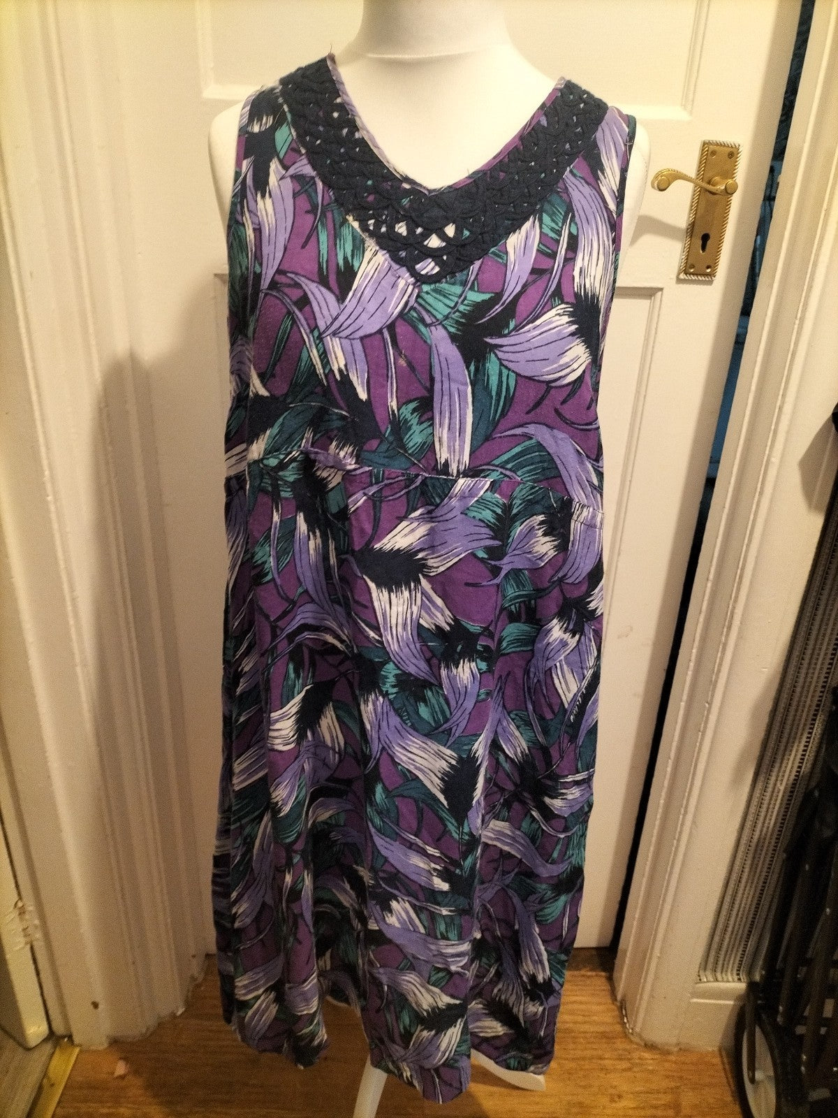 Ladies BM Casual Size 14 Purple Sleeveless Floral Dress
