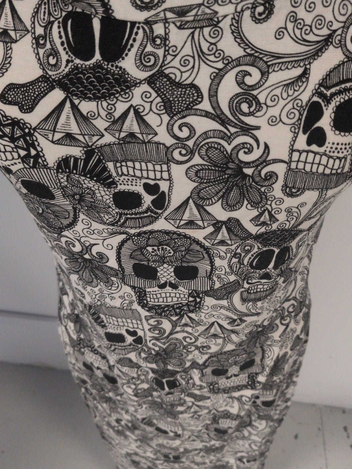Select 16 Aztec Black And White Long Length Short Sleeve Dress
