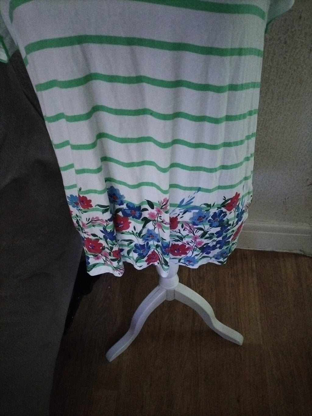 Ladies Tu Size 14 Short Sleeved Floral Tshirt