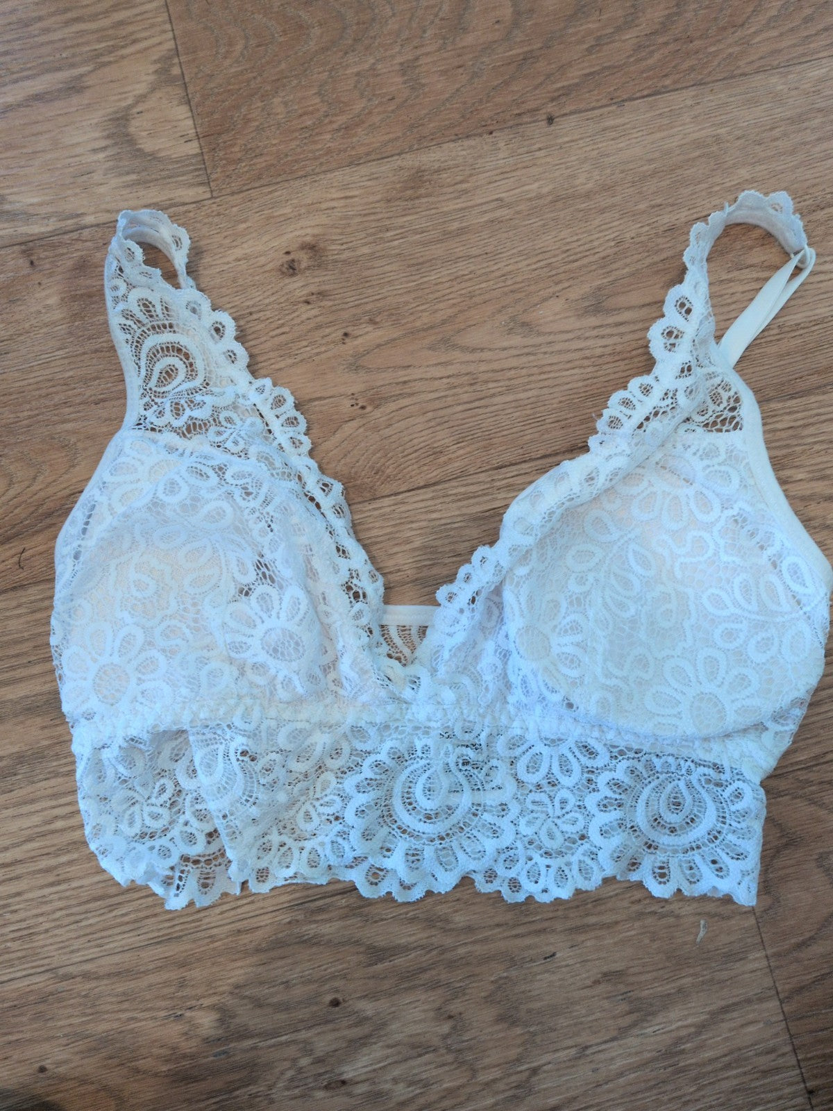 Peacocks 6-8 White Lace Padded Bralette No Wires