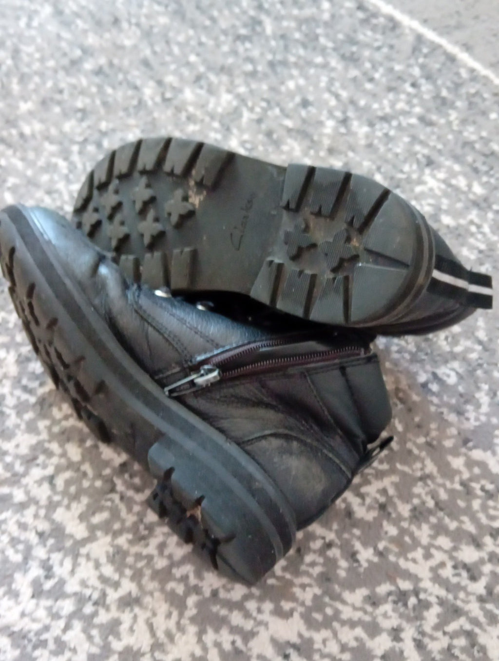Boys Clarks Black Boots Side Zip Size 13.5 Free Delivery