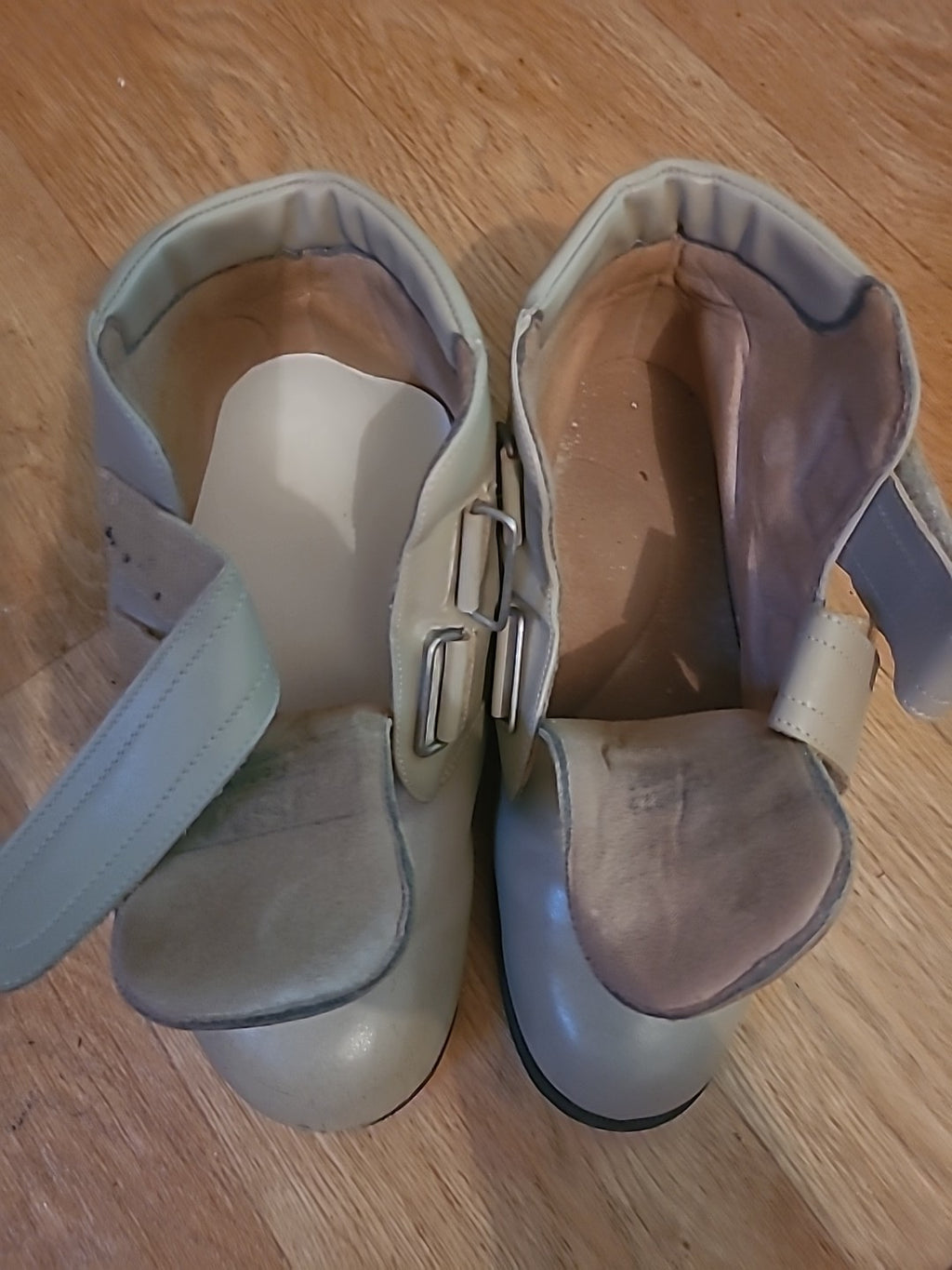 Ladies JSW Grey Approx Size 9-10 Specialty Shoe