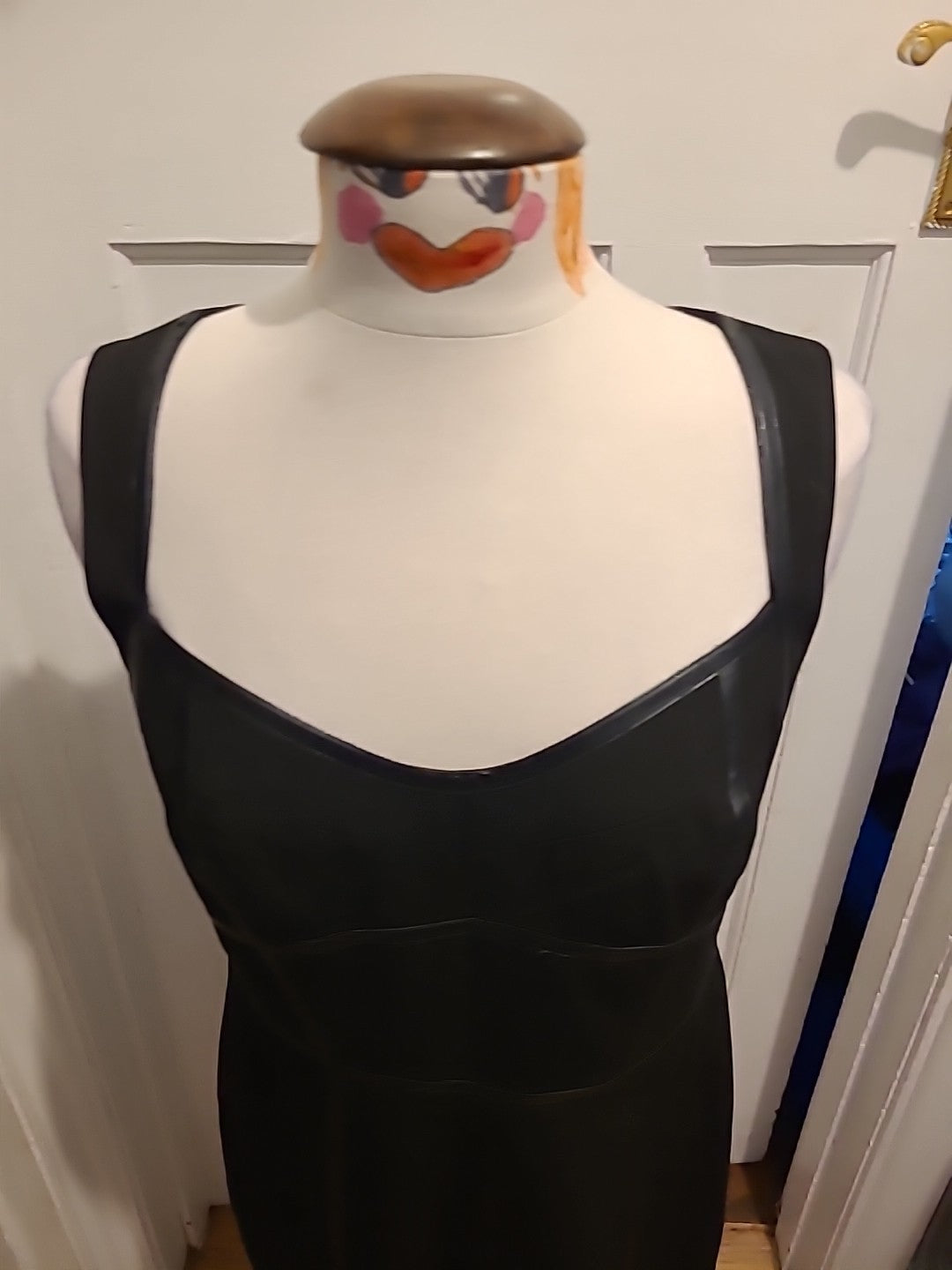 Ladies Ann Taylor Size 6 Black Sleeveless Dress