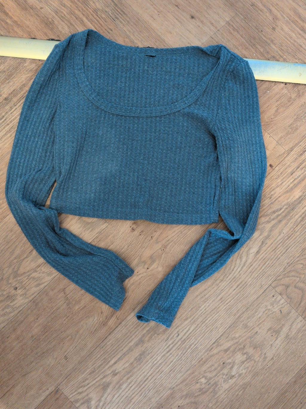 Ladies Small Teal Long Sleeve Crop Top