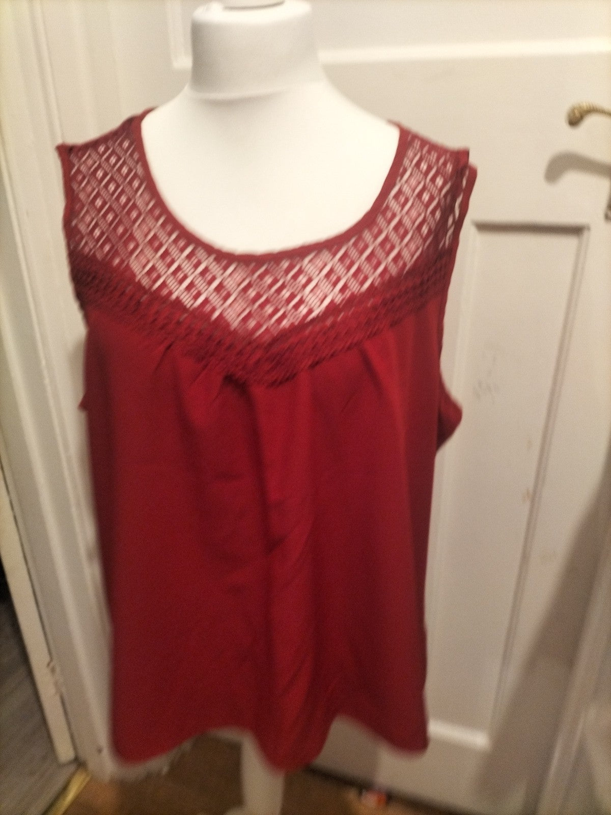 Ladies Size 4XL Deep Red Sleeveless Patterned Top