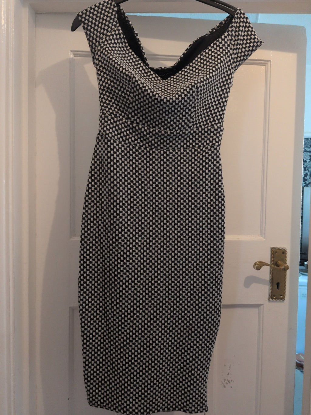 New Look 8 Black And White Sleeveless Dress