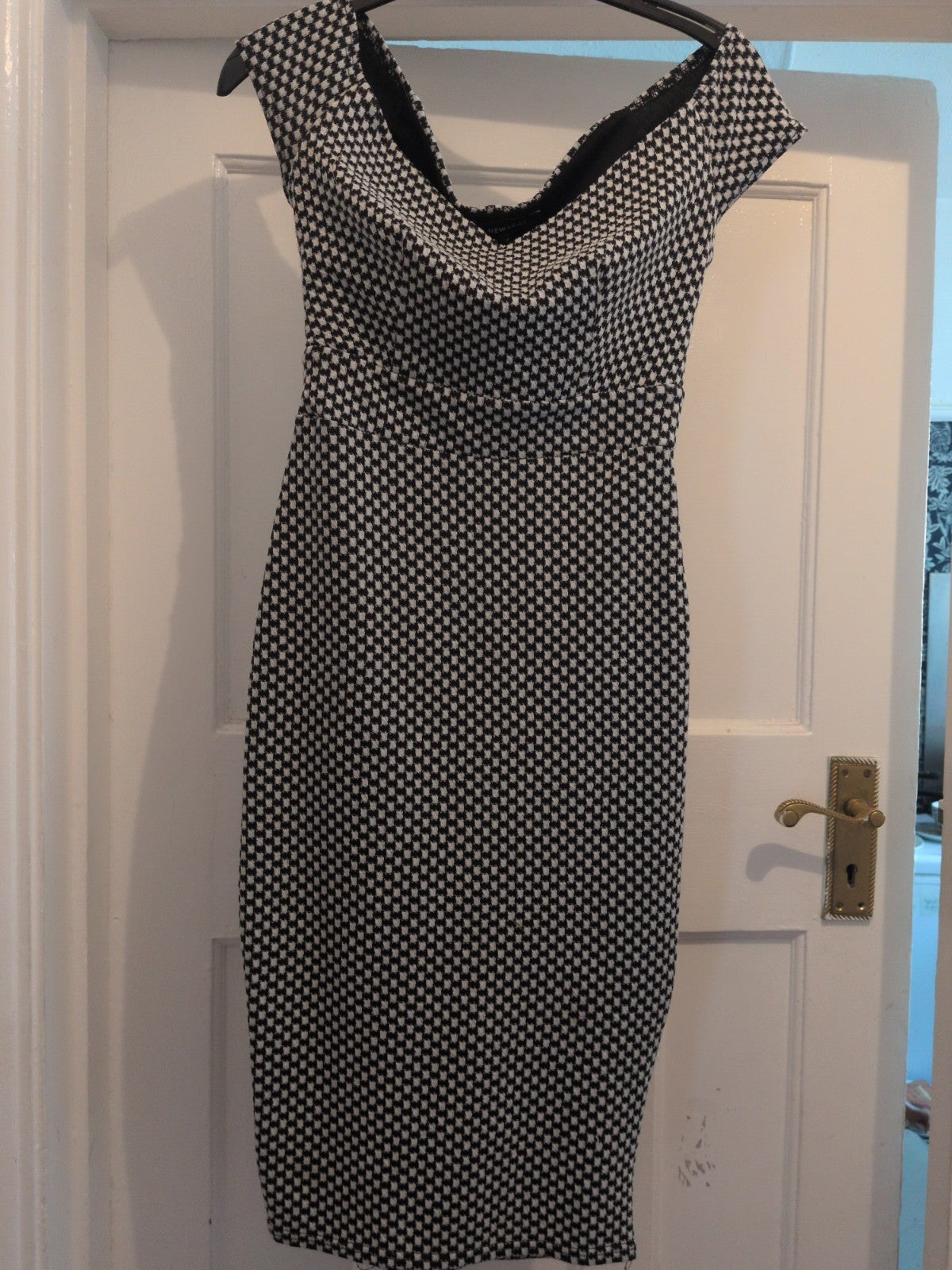 New Look 8 Black And White Sleeveless Dress