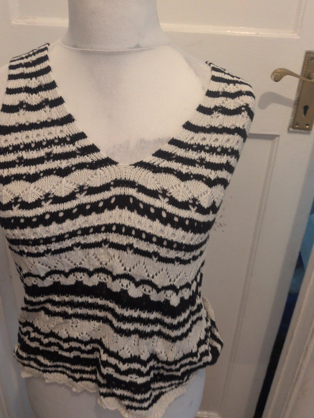 F&F Medium Navy White Knit Sleeveless Top