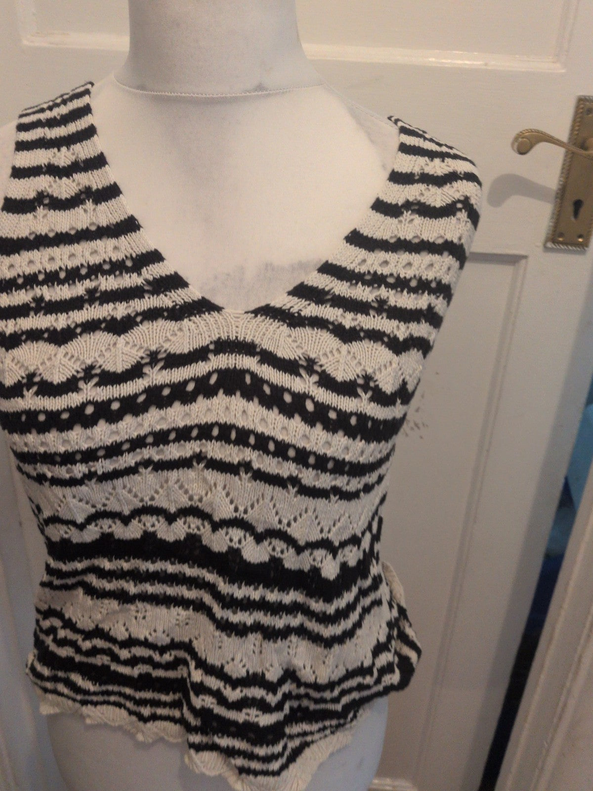F&F Medium Navy White Knit Sleeveless Top