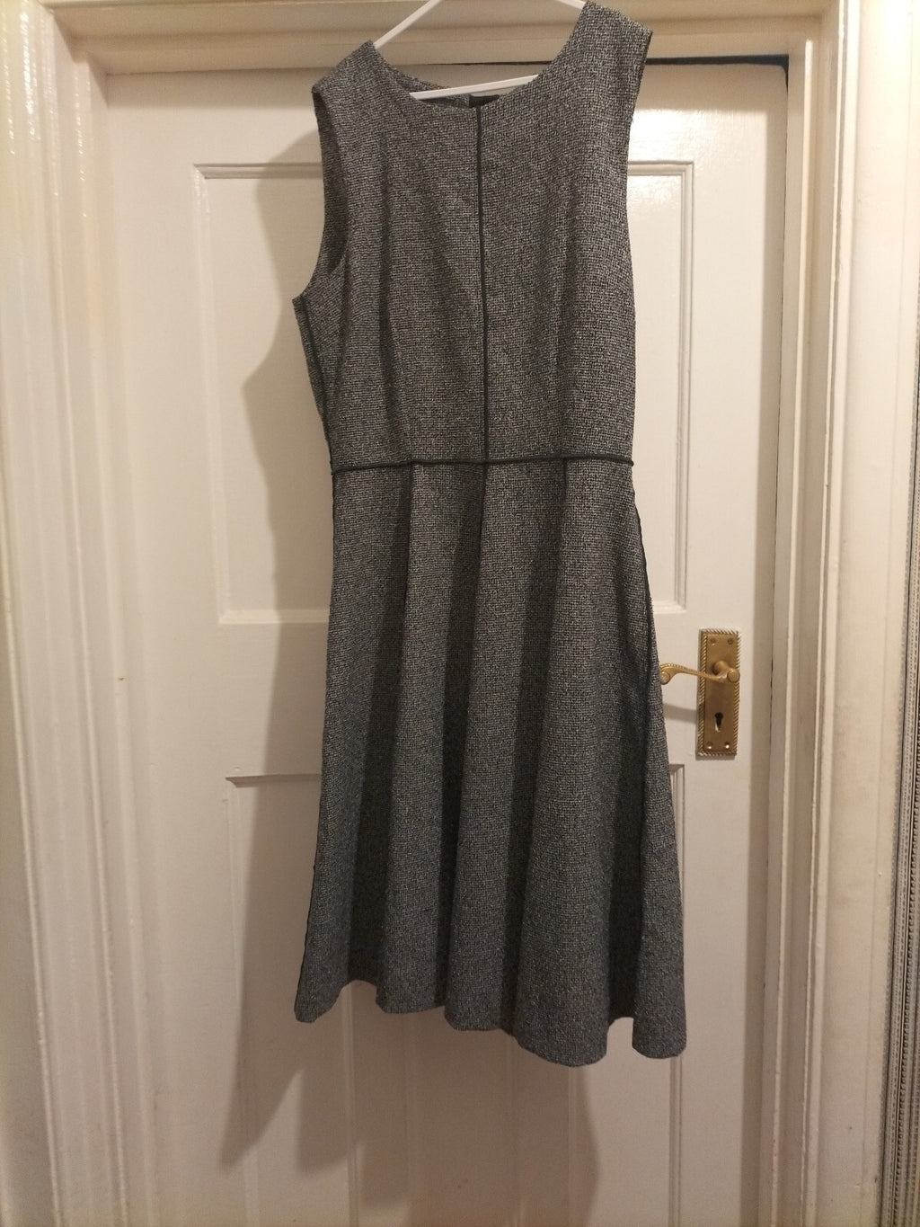 Ladies H+M Size 8 Grey Fleck Sleeveless Flowy Dress