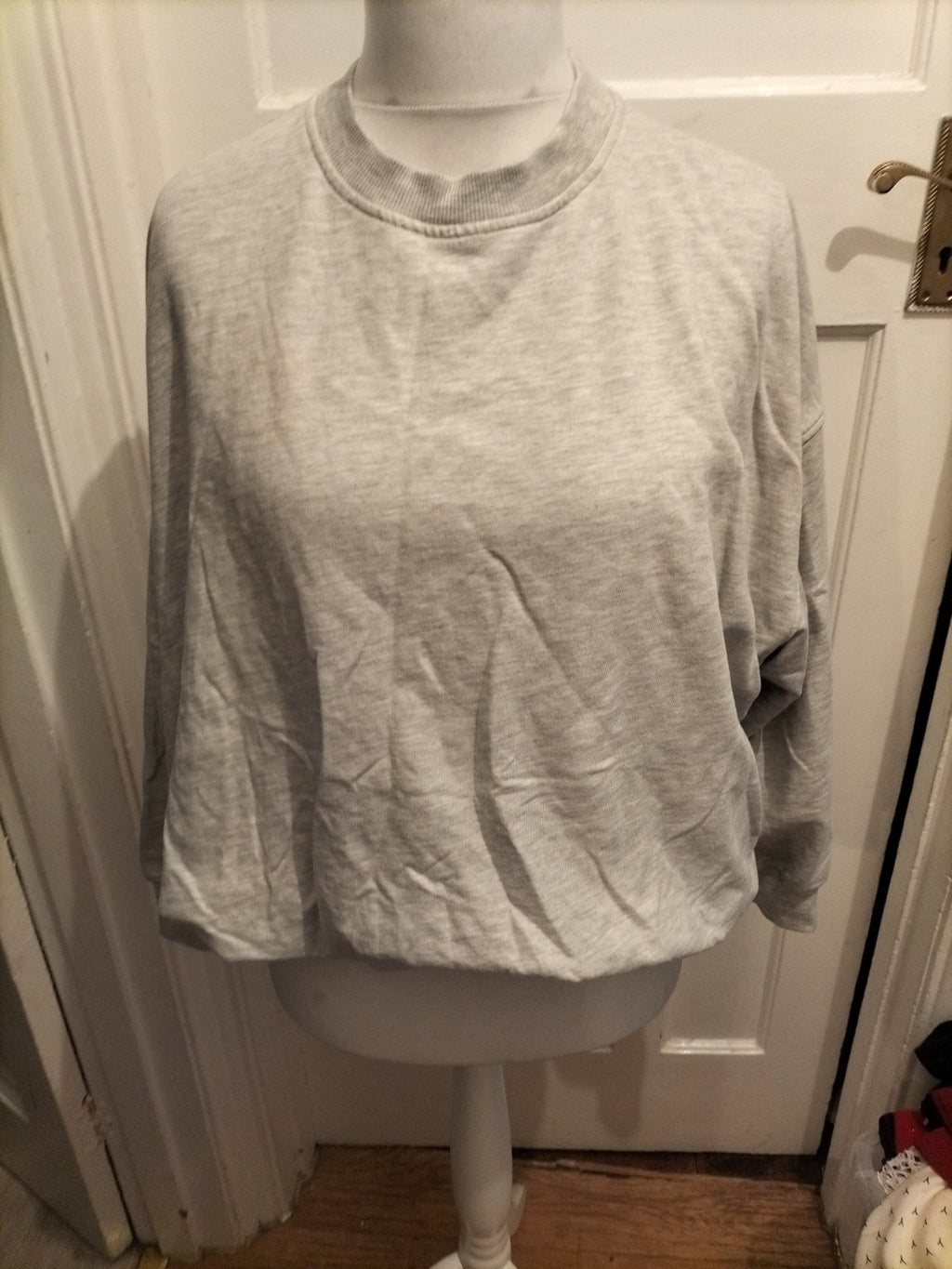Ladies Tu Size Large Grey Ribbed Hem And Cuff Pullover Jumper