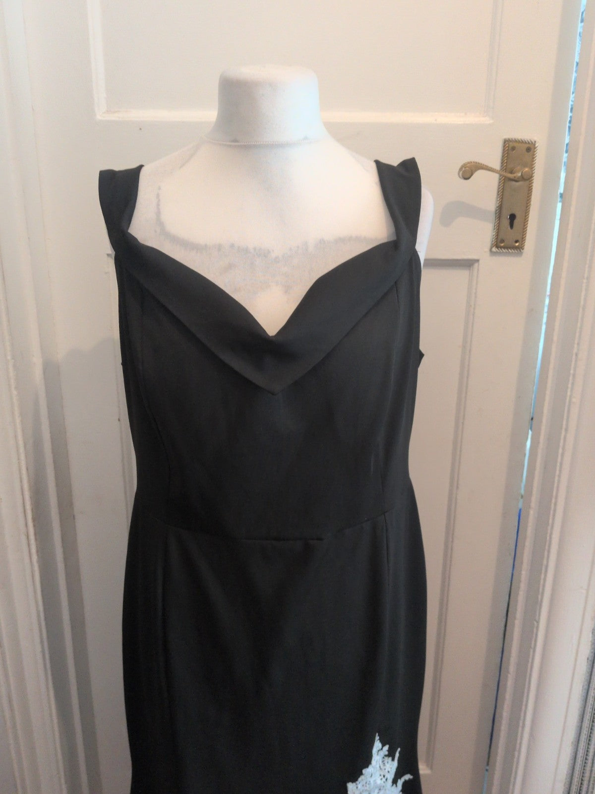 Ladies Size Large Black Sleeveless With White Hem Trim Sleeveless Dress