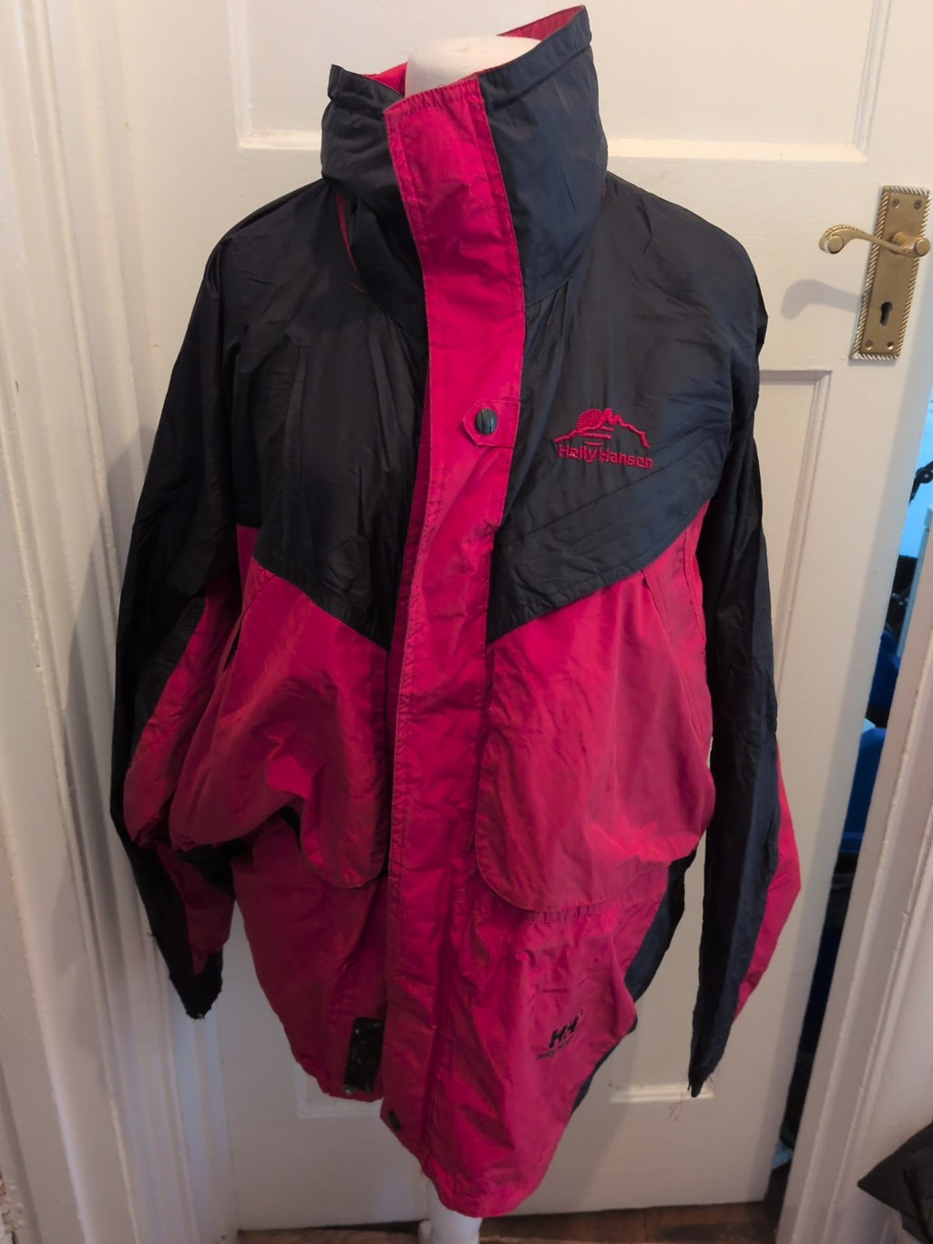 Helly Hansen Large Black And Red Jacket Coat