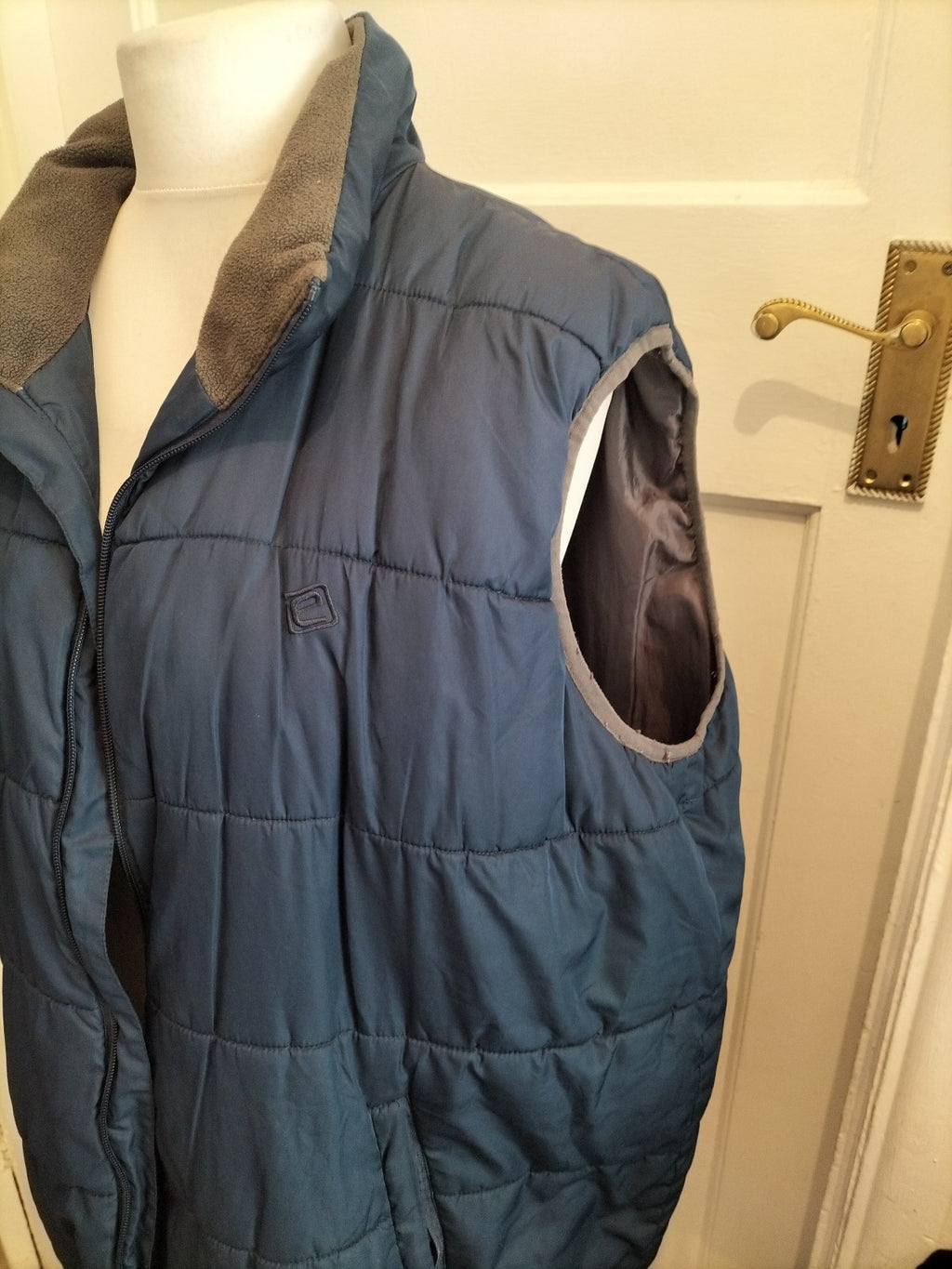 Mens Mountain Warehouse Size 2XL Navy Puffer Jacket