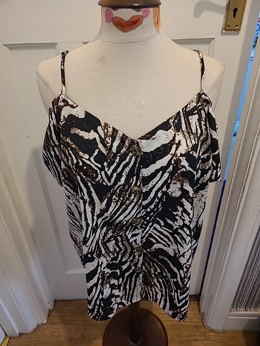 Ladies Pep&Co Size 16 White/Black/Brown Sleeveless Blouse