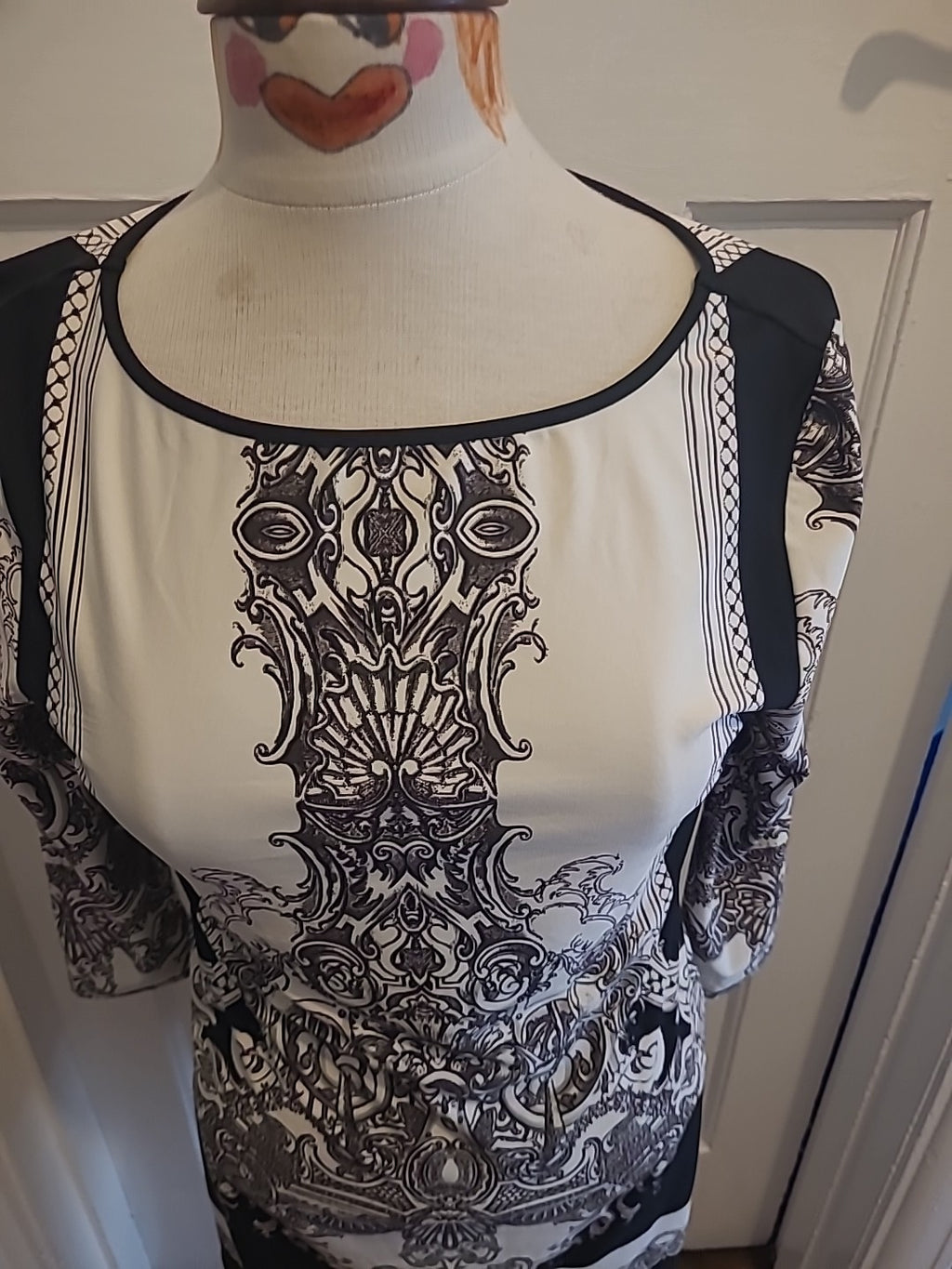 Ladies Wallis Size Small Grey Black Cream Aztec Style Long Sleeved Dress