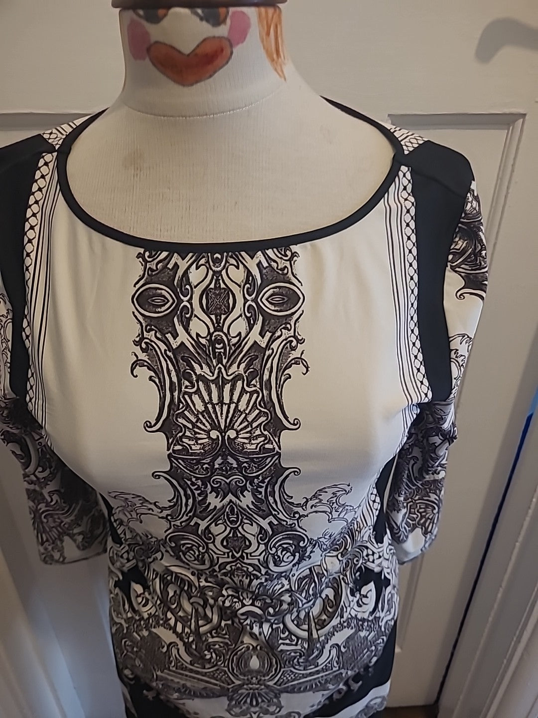 Ladies Wallis Size Small Grey Black Cream Aztec Style Long Sleeved Dress