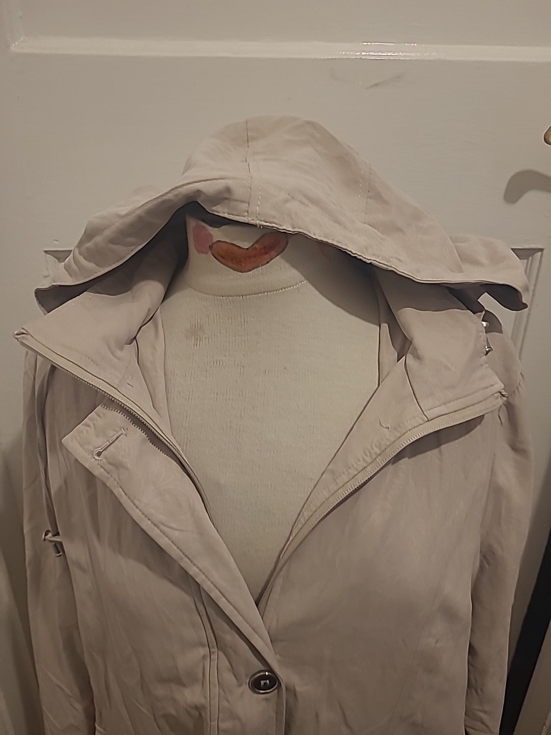 Ladies Finesse Size 18 Light Beige Lined Zipped Coat
