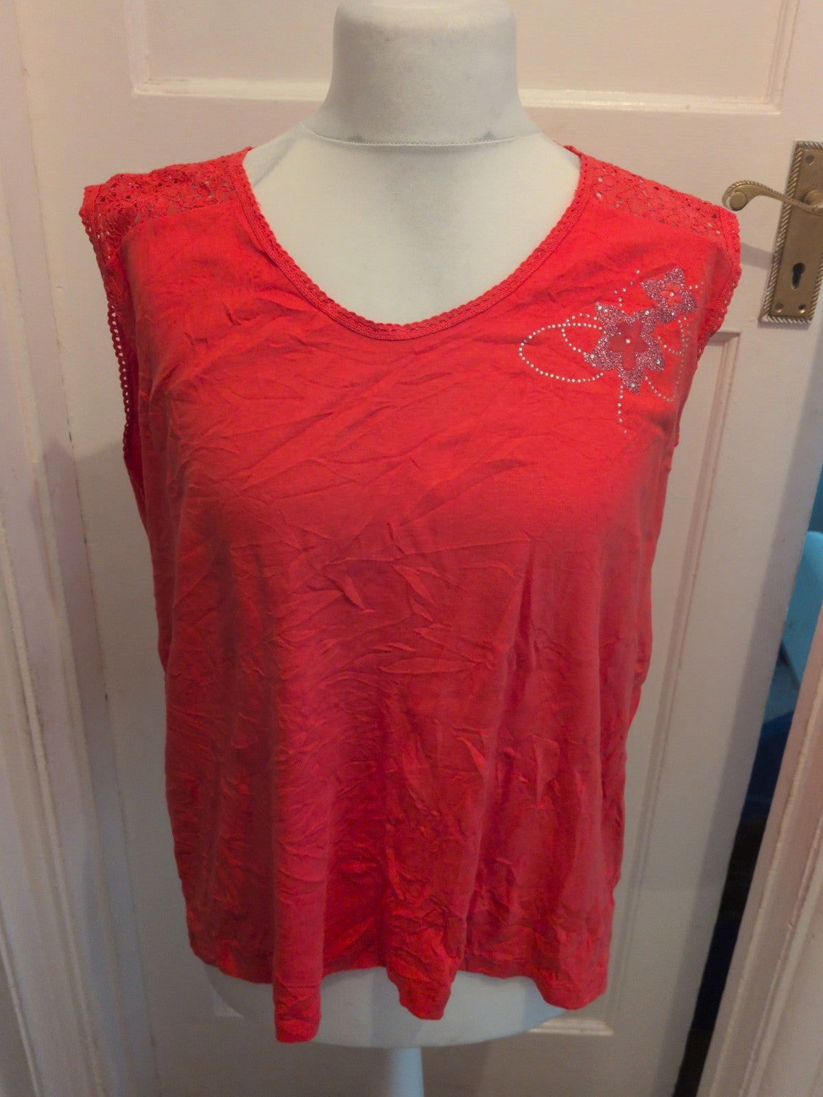 Afibel 24/26 Cerise Scoop Neck Sleeveless Blouse