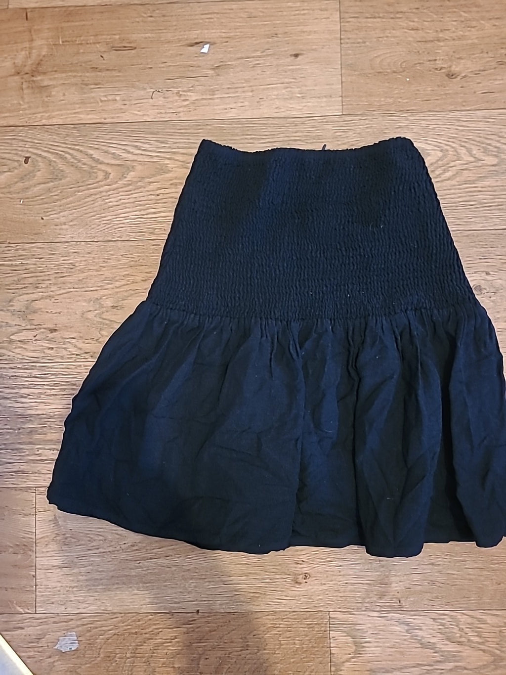 Ladies Boohoo Size 8 Bubblehem Black Skirt