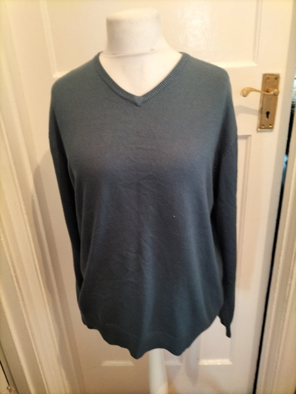 Mens West Rock Size Large Navy V Neck Jumper