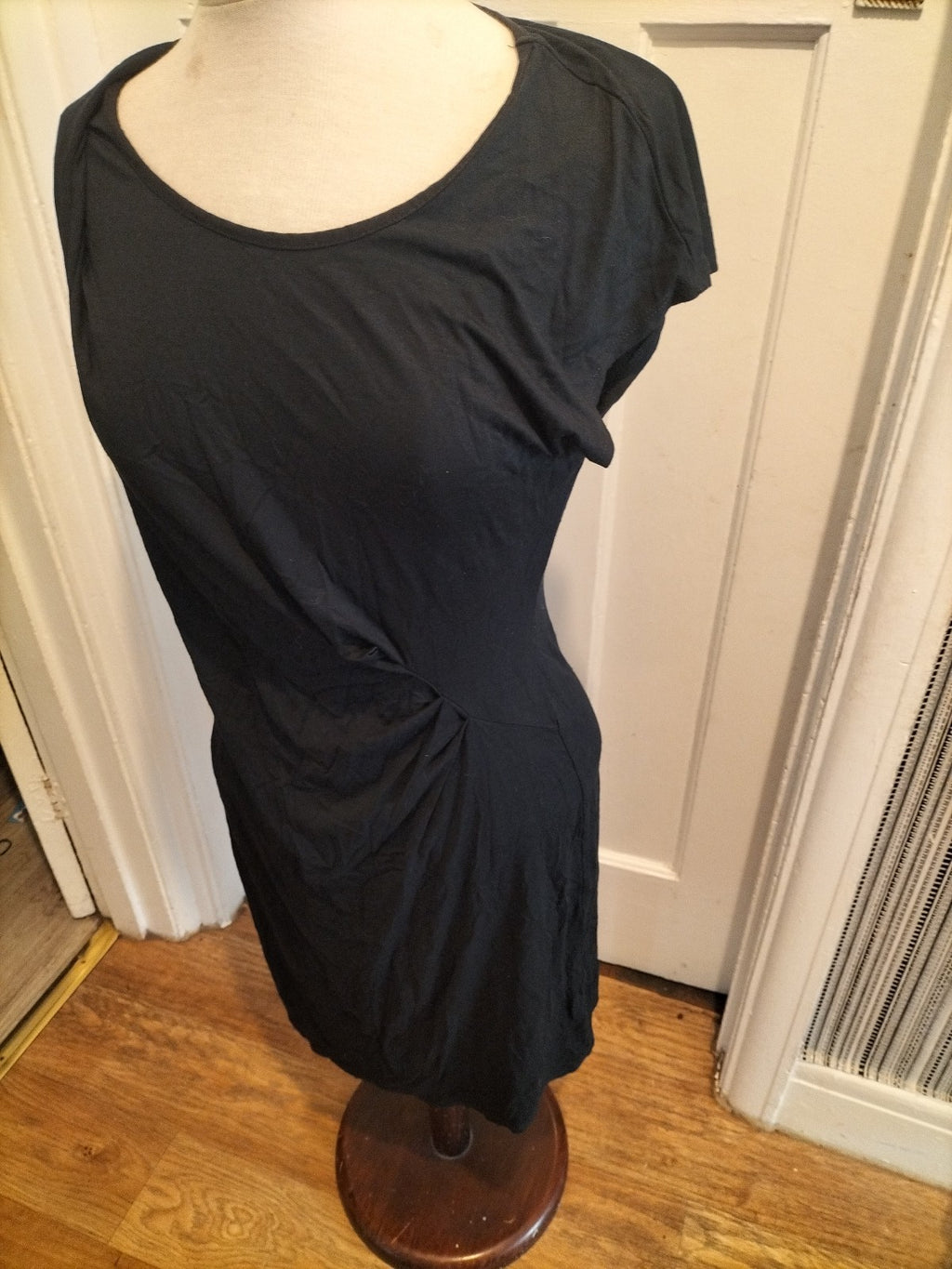 Ladies Wallis Size Small Black Cap Sleeved Round Neck Dress