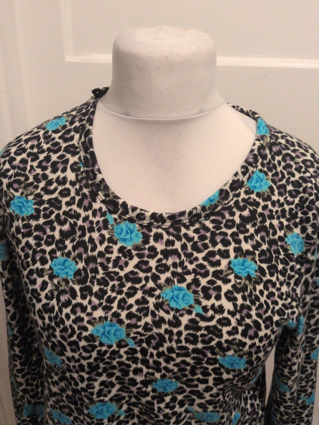 Ladies Blue Fashion Size M/L Black And Blue Flower Long Sleeve Lightweight...