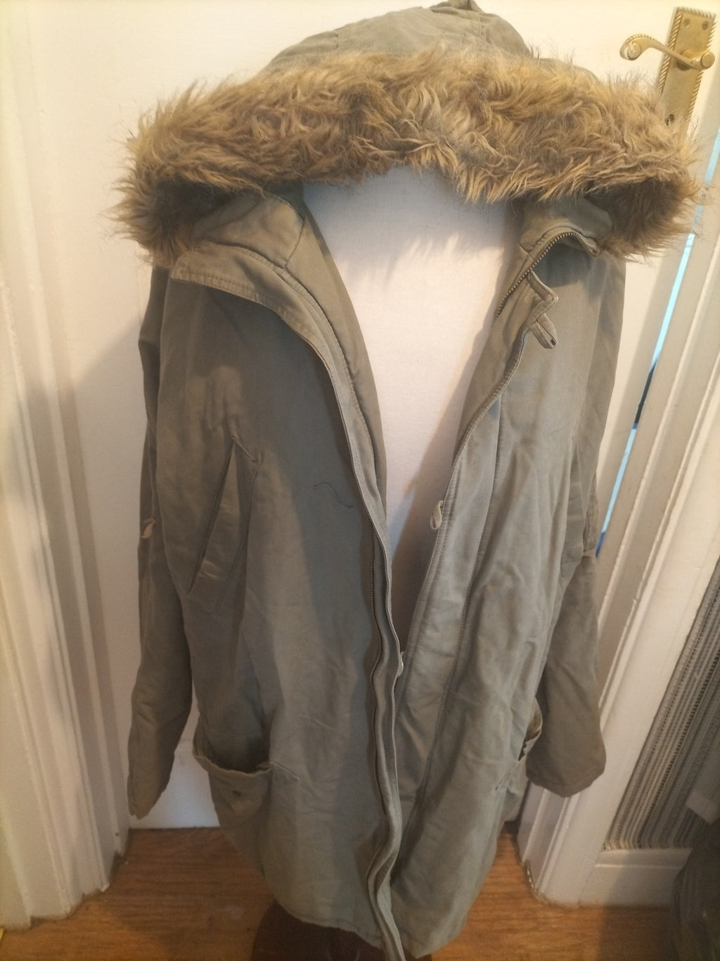 Mens Lee Cooper Size XL Khaki Lined Long Sleeved Faux Fur Hood Coat