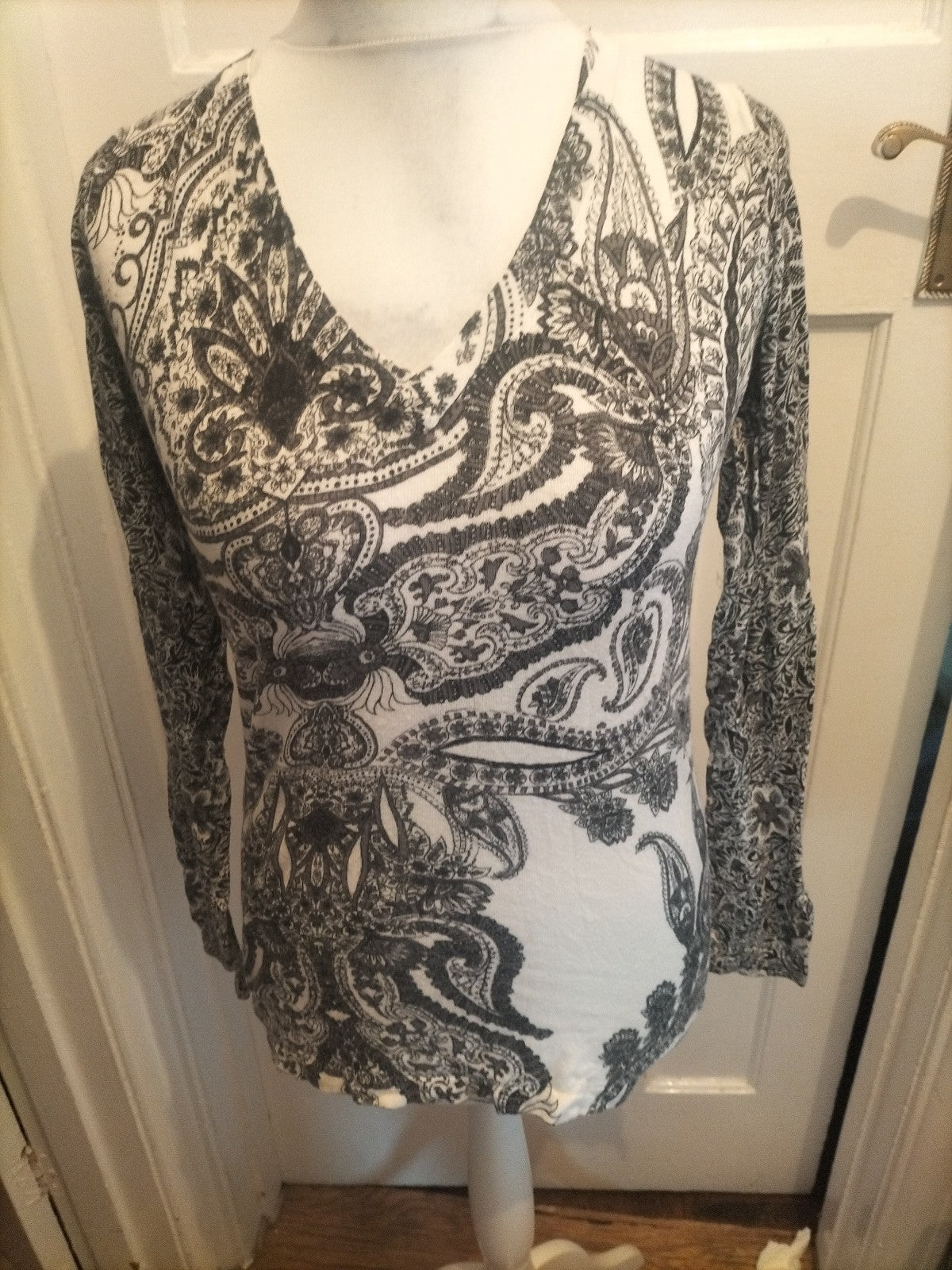 Ladies Next Size 8 Grey Black White Aztec Long Sleeve Blouse