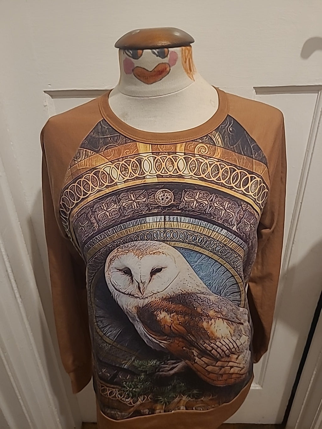 Ladies Size Medium Brown Owl Long Sleeved Tshirt