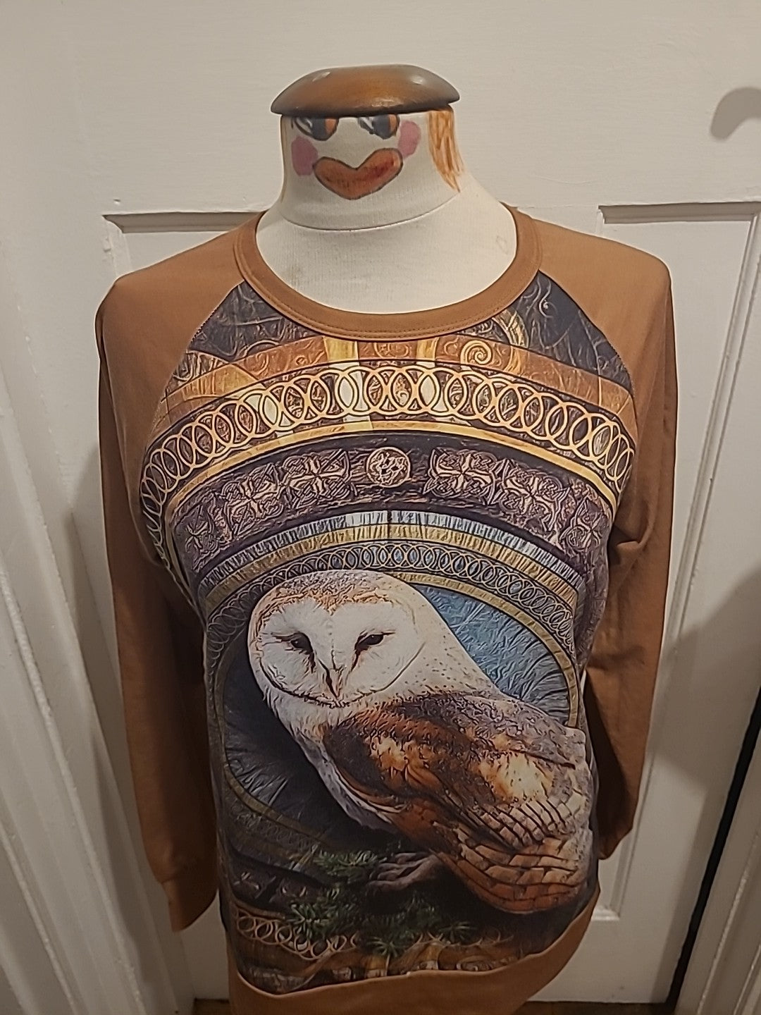 Ladies Size Medium Brown Owl Long Sleeved Tshirt