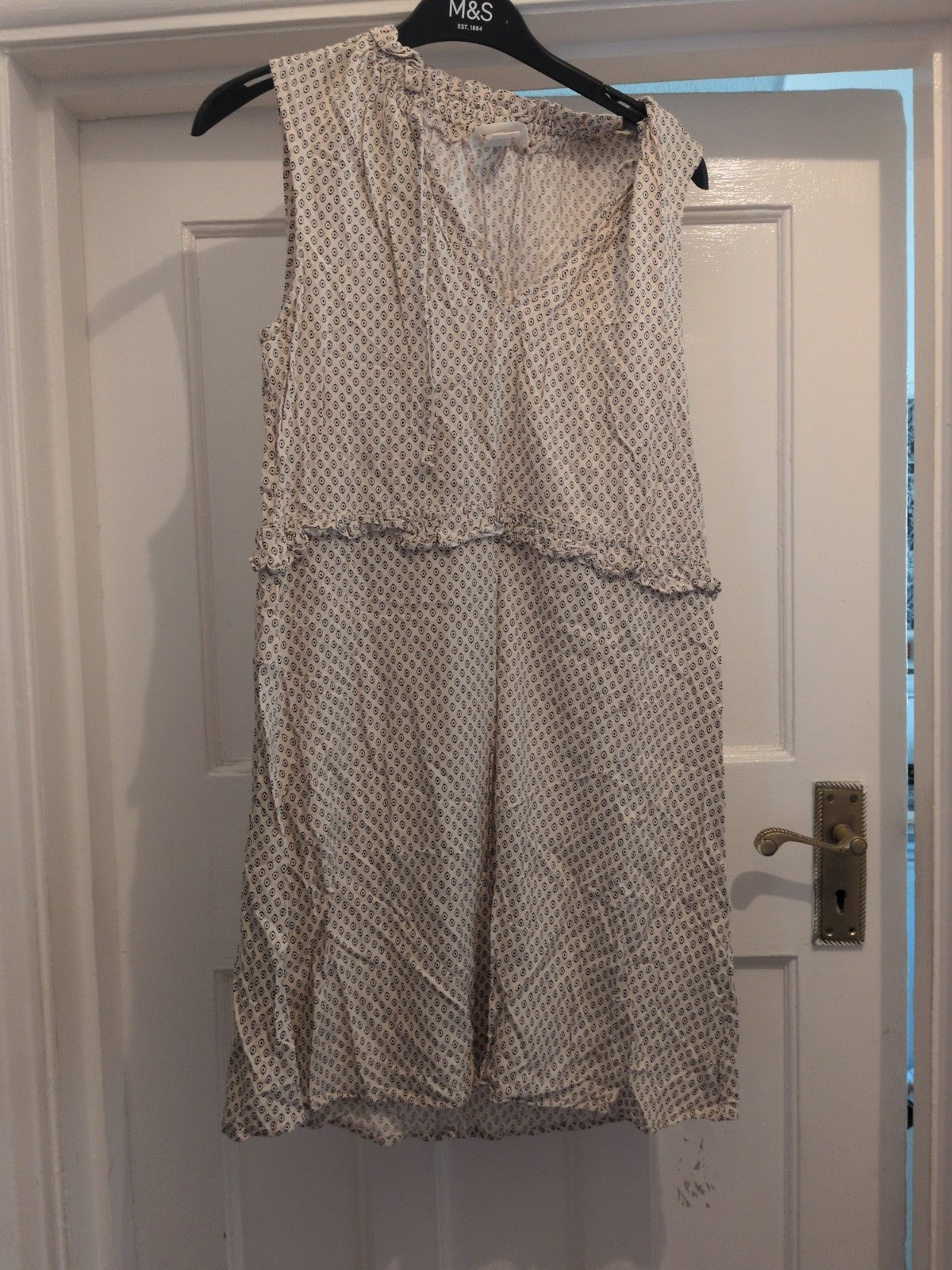 H&M 10 Cream And Black Patterned Sleeveless Dress V Neck