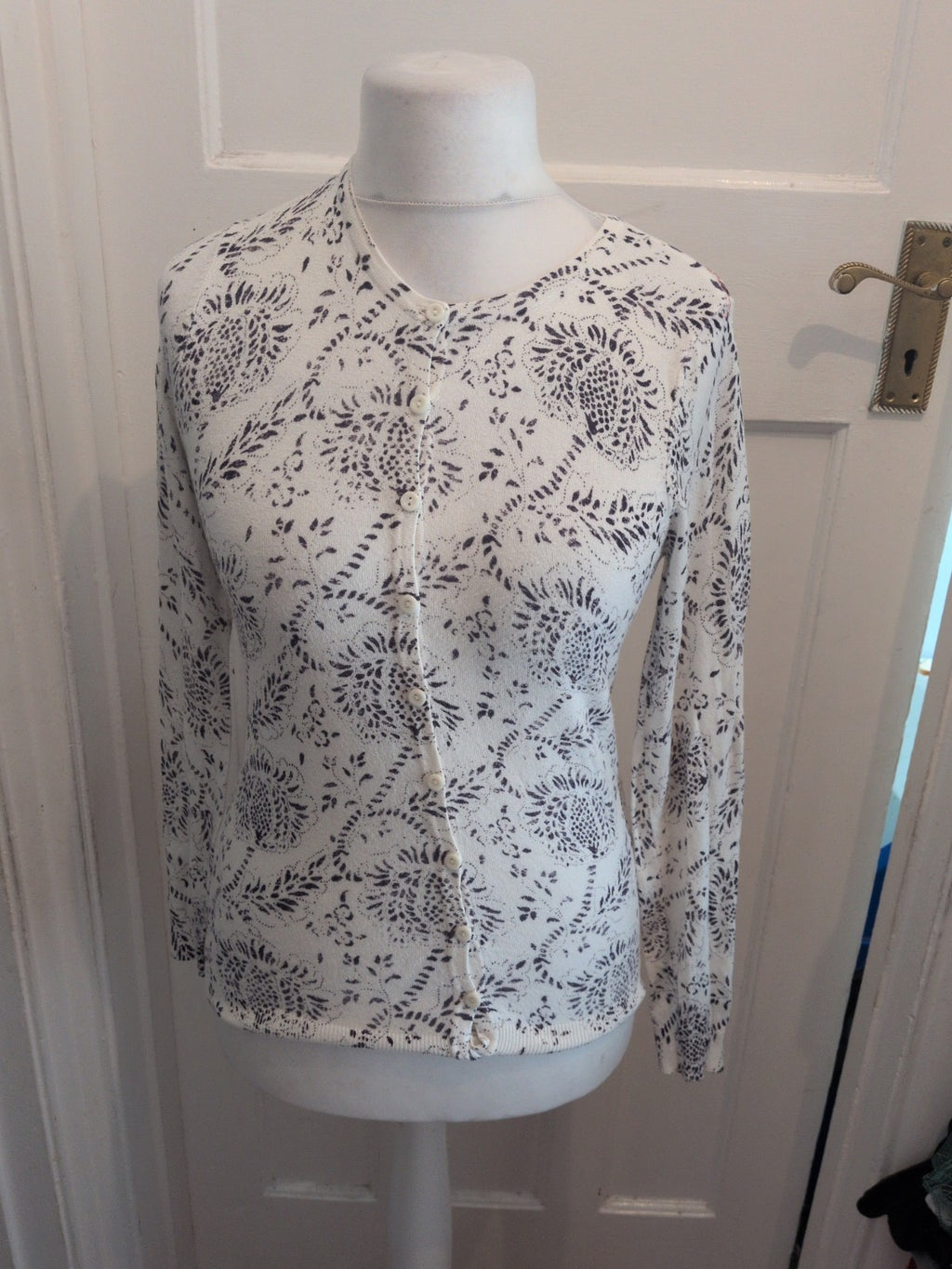Tu 12 Cardigan White And Dark Purple Buttoned