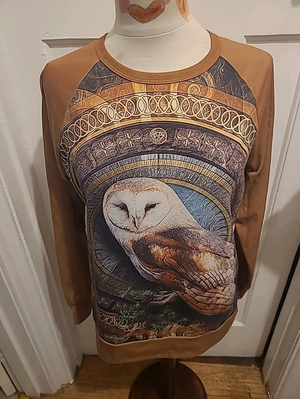 Ladies Size Medium Brown Owl Long Sleeved Tshirt