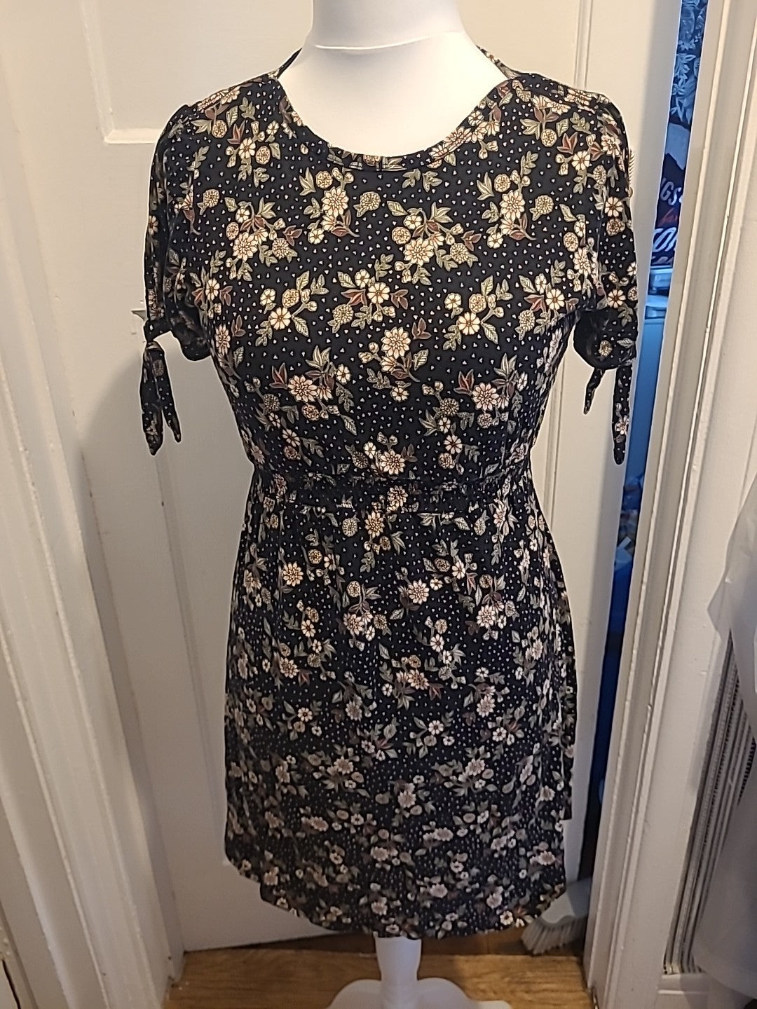 Ladies Red Herring Maternity Size 12 Black Floral Short Sleeved Dress