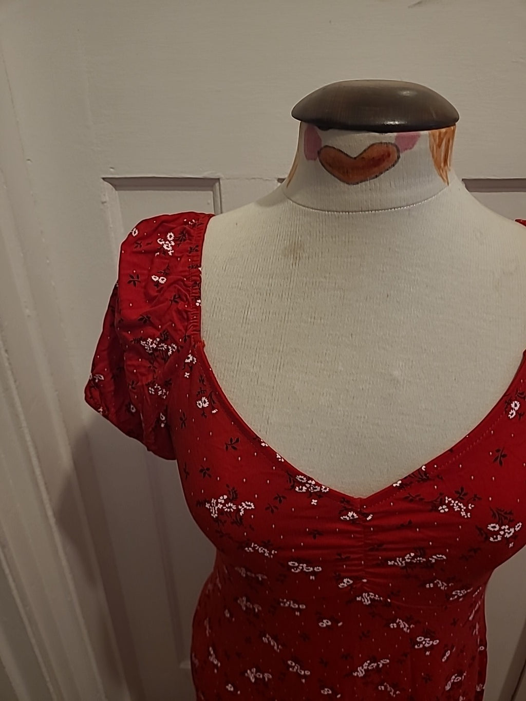 Ladies Peacocks Size 10 Red White Black Floral Short Sleeved Dress