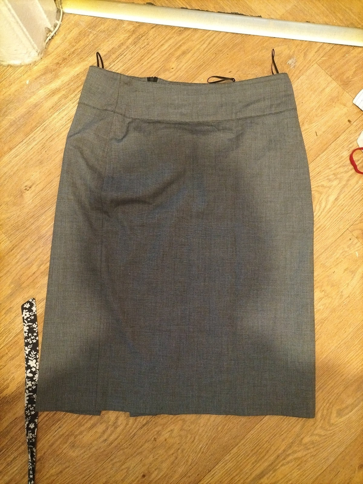 Ladies Betty Barclay Size 14 Grey Lined Split Hem Skirt