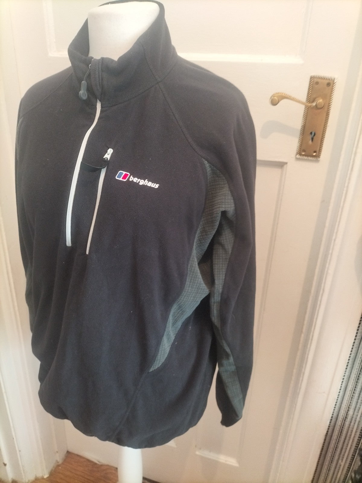 Berghaus XL Black Semi Zip Jumper