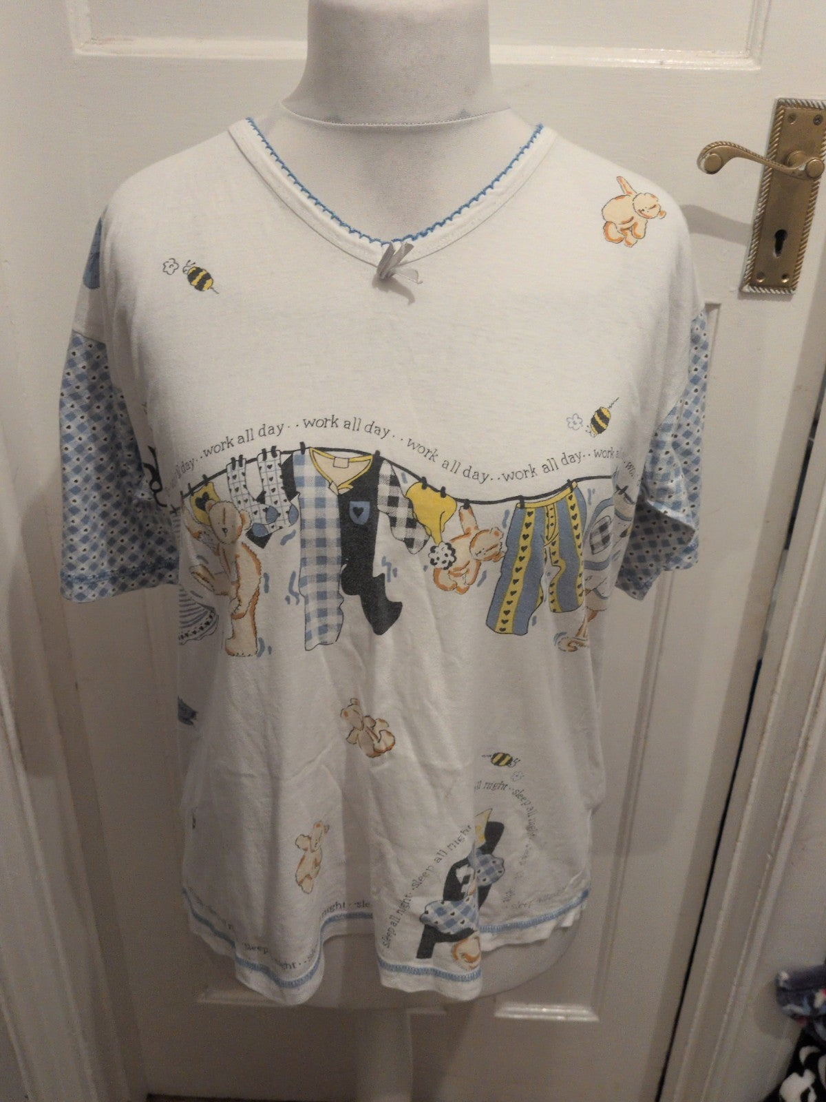 Ladies Size 10-12 Blue And White Short Sleeve Patterned Pyjama Top