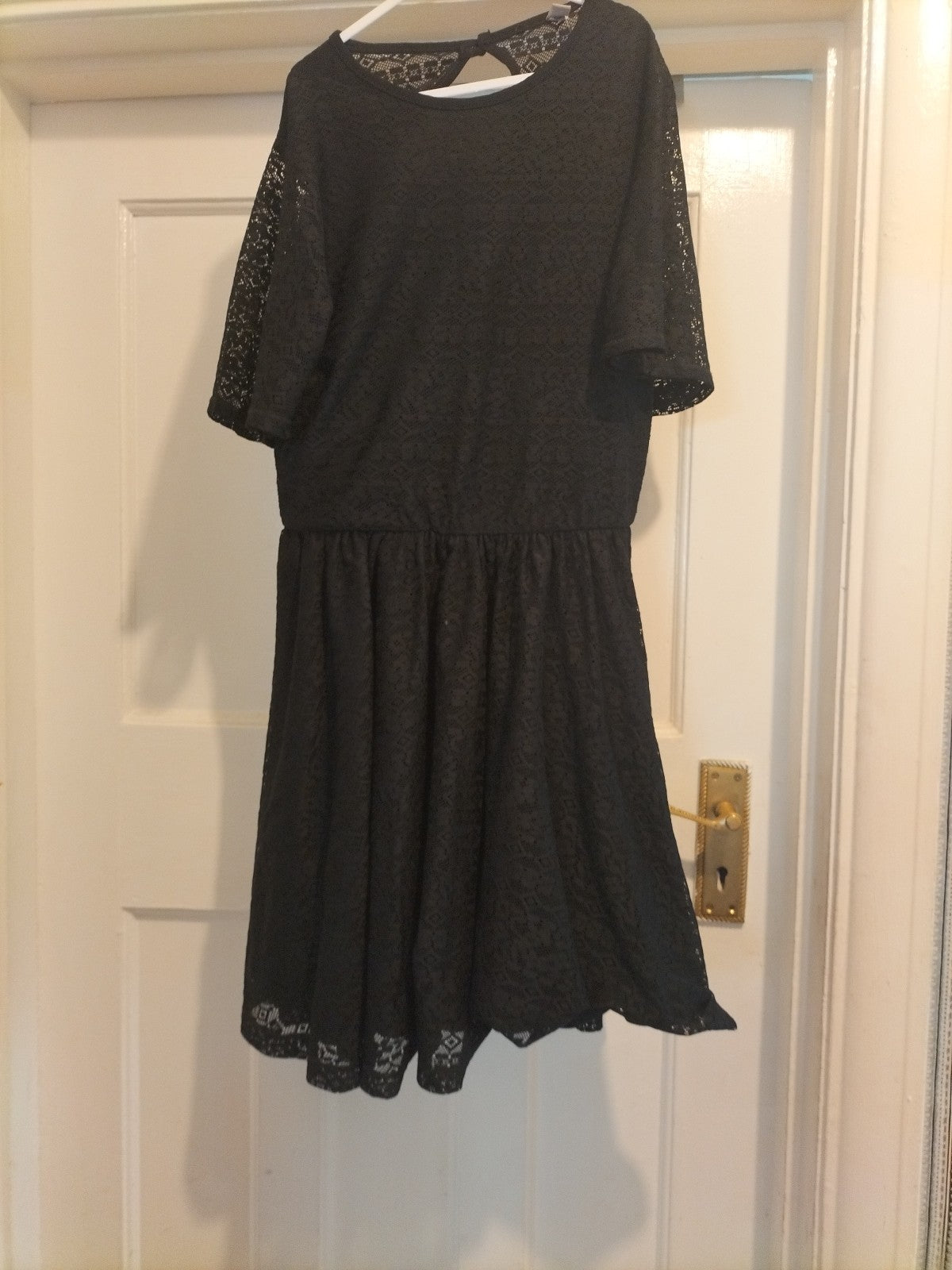Ladies Size 10 Black Lace Style Short Sleeved Dress