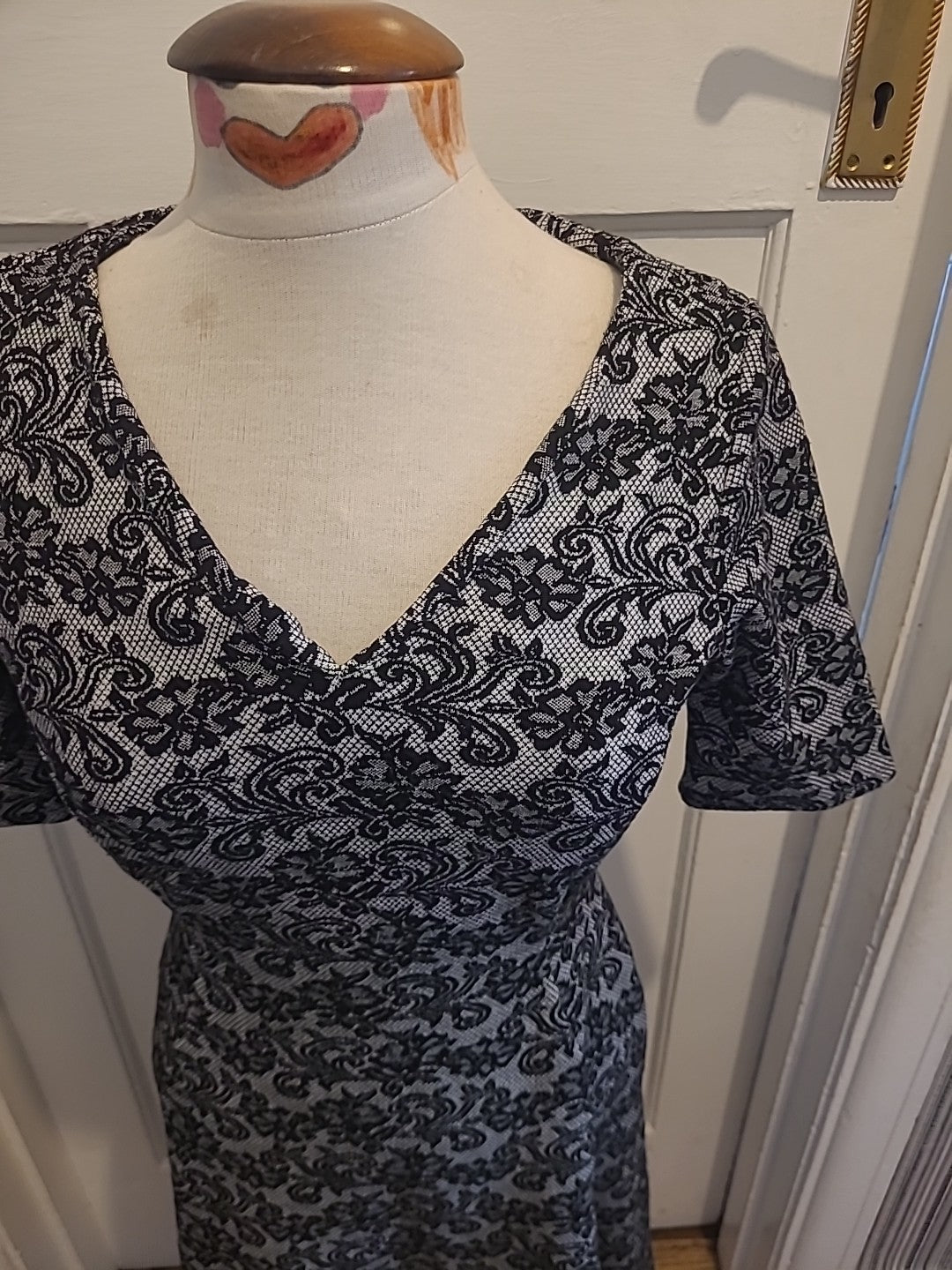 Ladies M&Co Size 10 Grey Black Floral Short Sleeved Dress