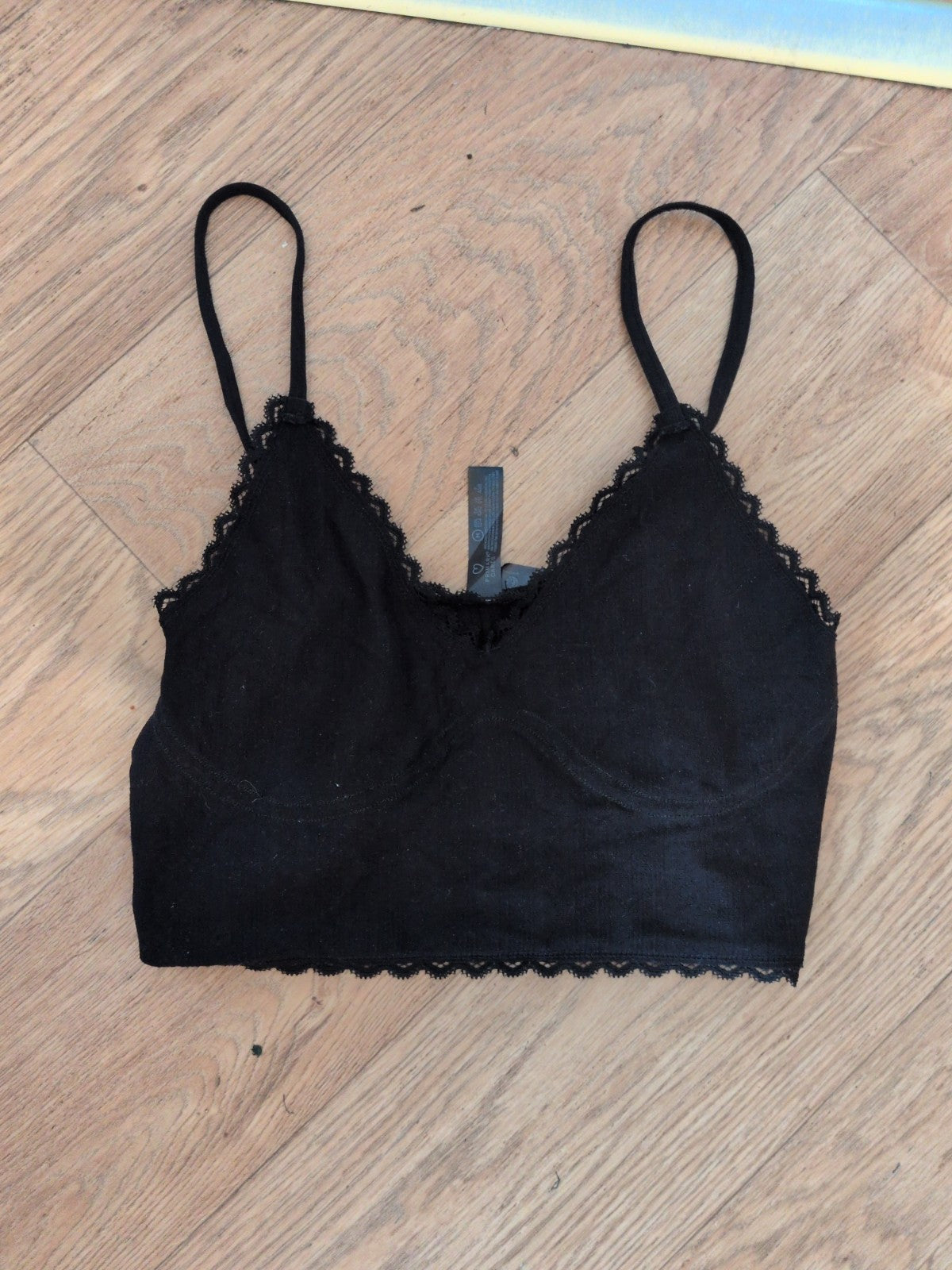 Primark 12/14 Black Frill Hem Bralette