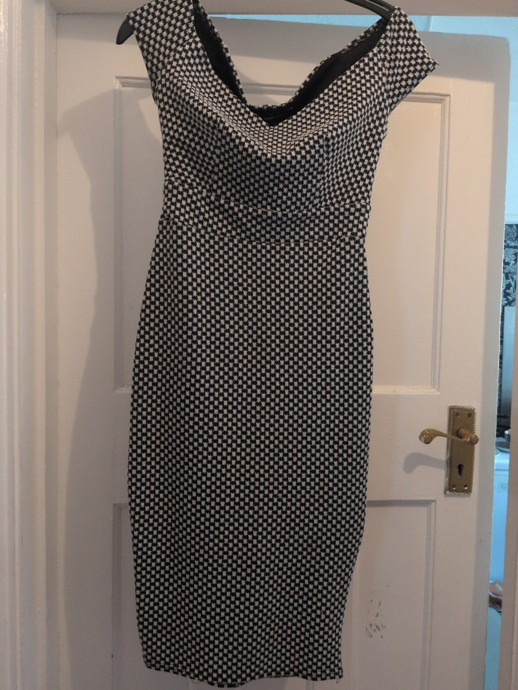 New Look 8 Black And White Sleeveless Dress