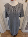 Ladies Forever Size XL Black White Short Sleeved Dress