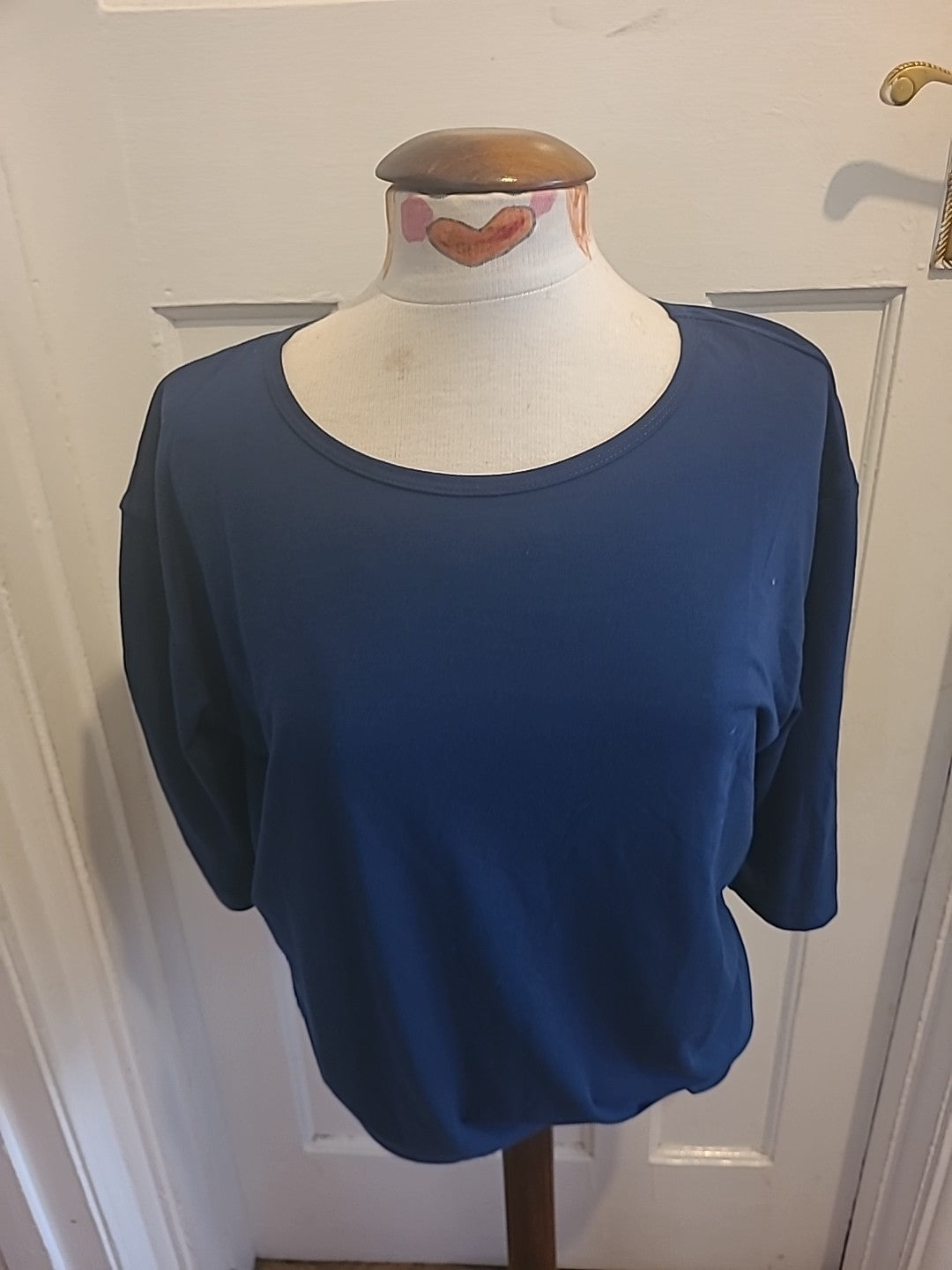 Ladies Size XL Navy Short Sleeved Tee