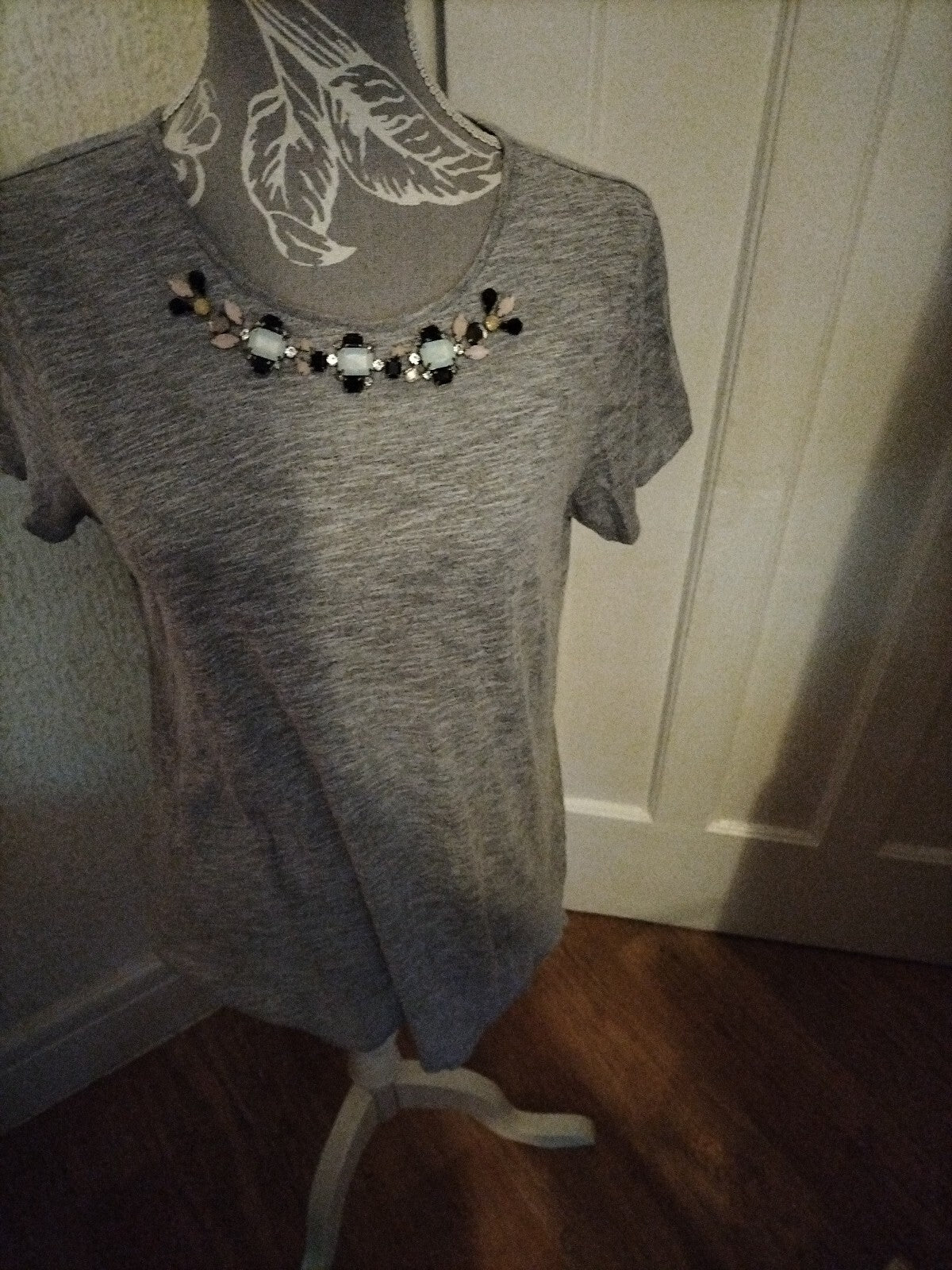 Ladies Loft Size Small Grey Short Sleeved Blouse
