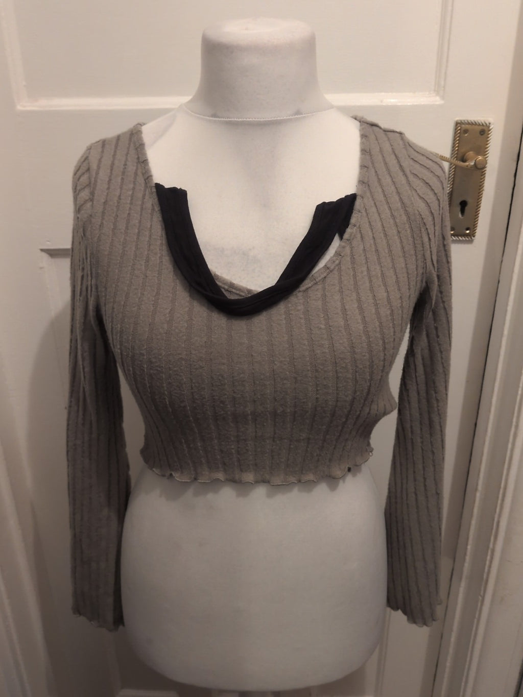 Ladies Shein Size S Grey Ribbed Long Sleeved Crop Top