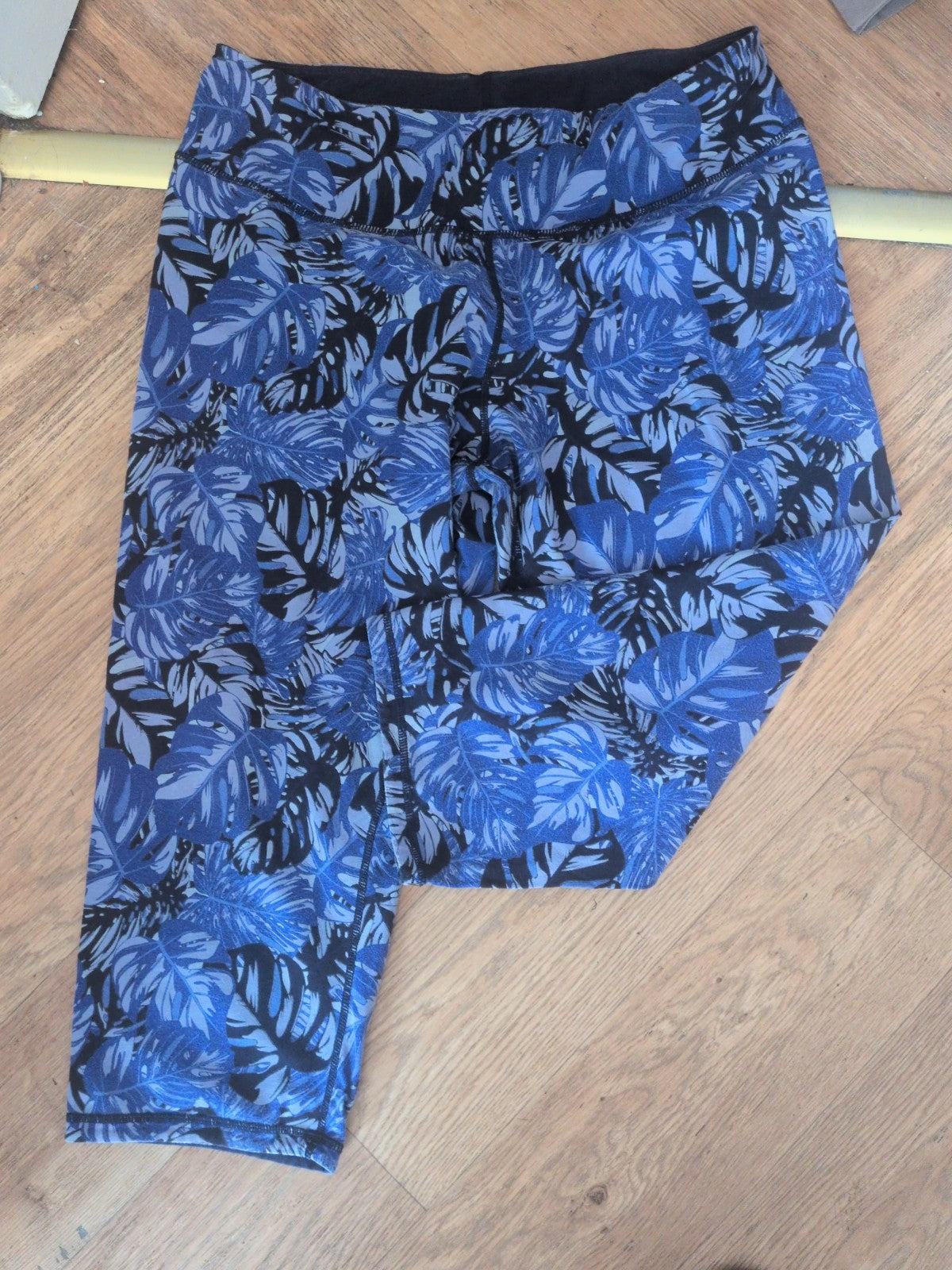 Ladies Med/large Crop Active Leggings Purple/blue/ Black Free Delivery