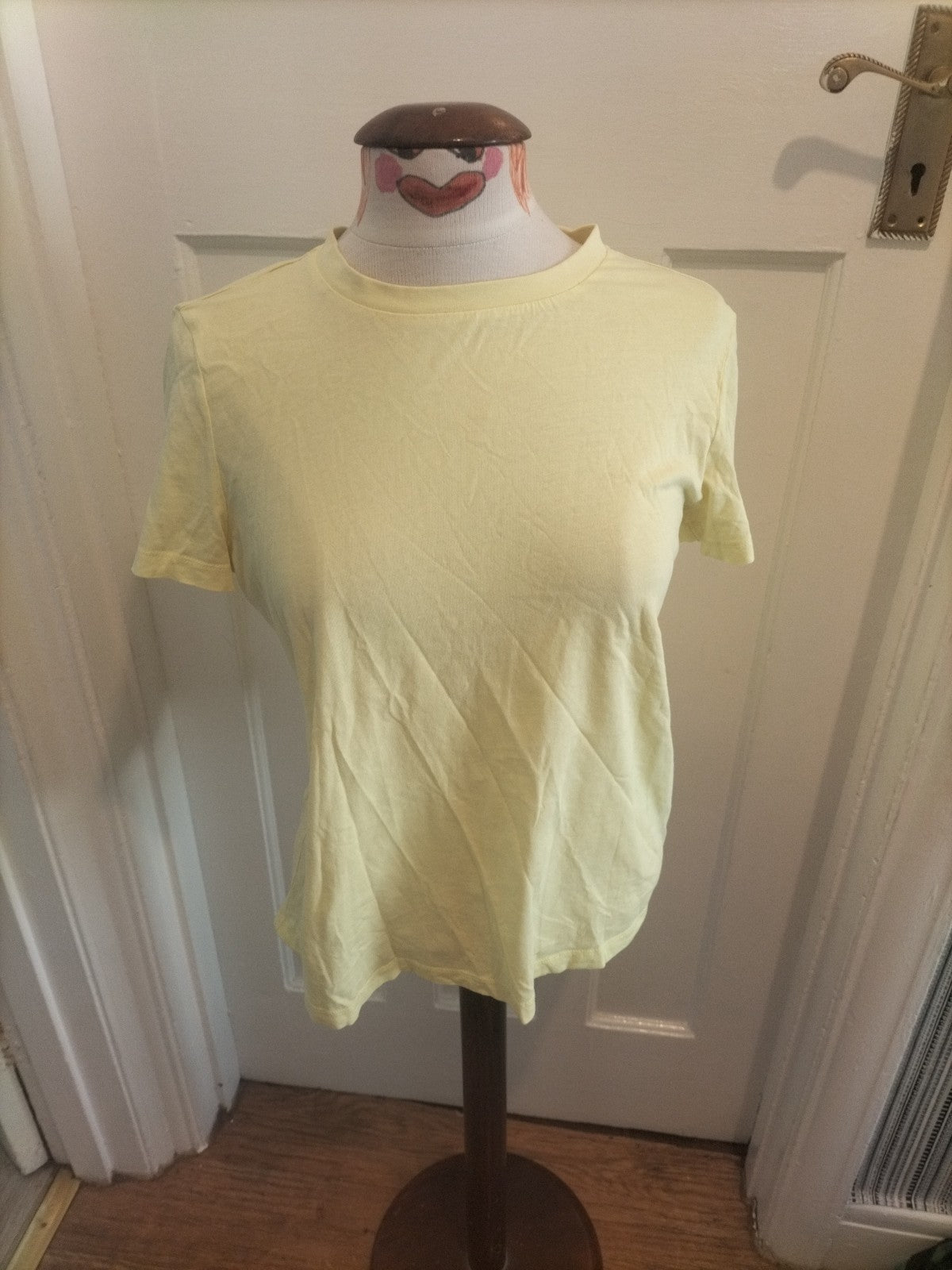 Ladies Very Size 10 Lemon Short Sleeved Tshirt