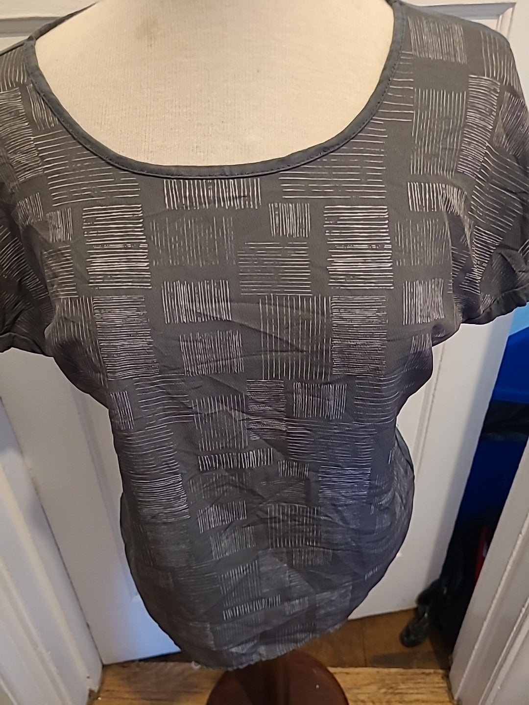 Ladies Viz.A.Viz Size 12/14 Grey Toned Short Sleeved Tshirt